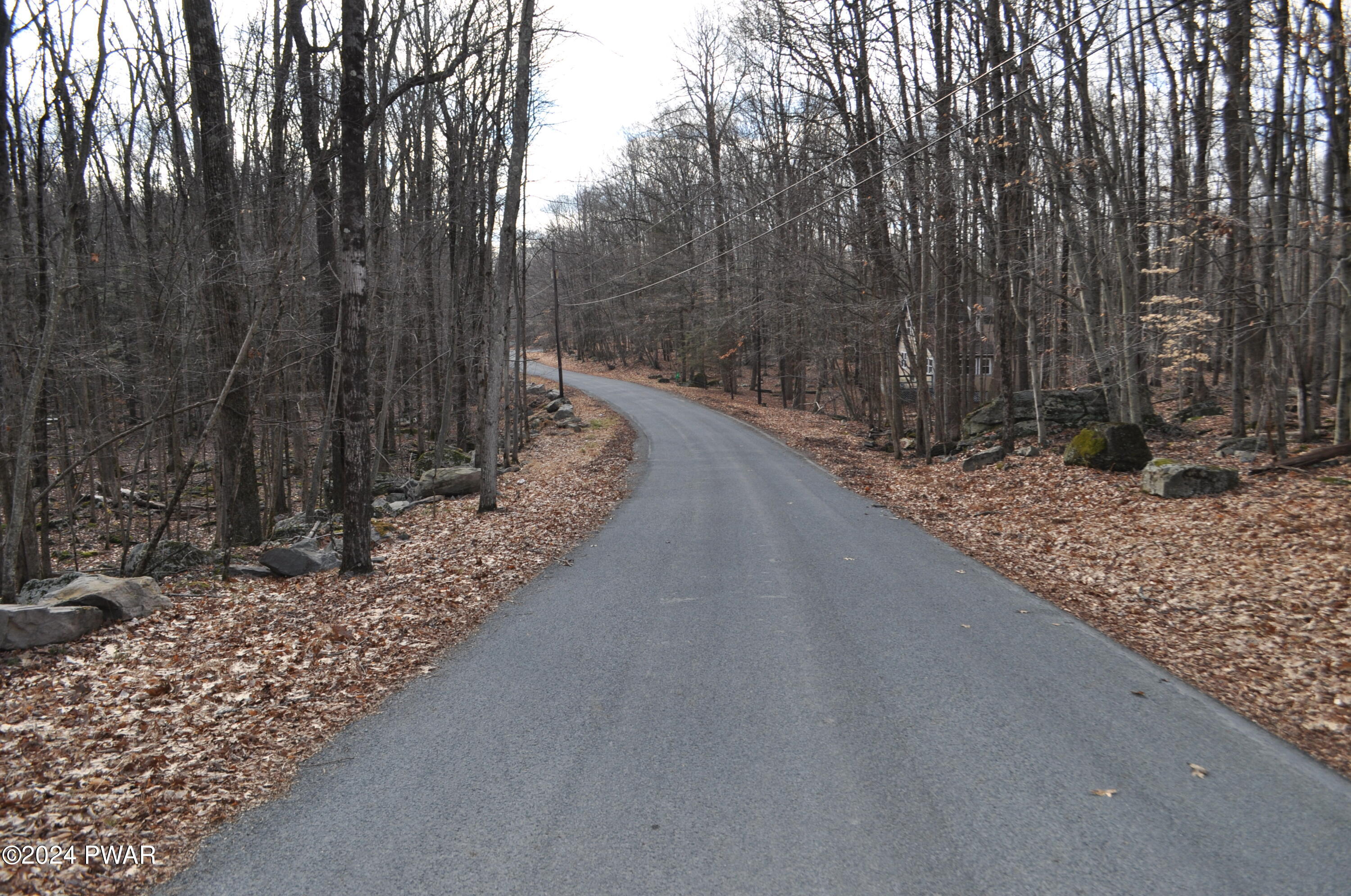 Fawn Road, Hawley, Pennsylvania image 2