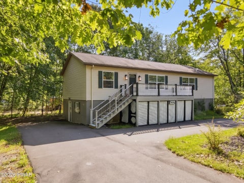 Homes For Sale - 4 Pebble Court<br/> Lake Ariel, PA 18436