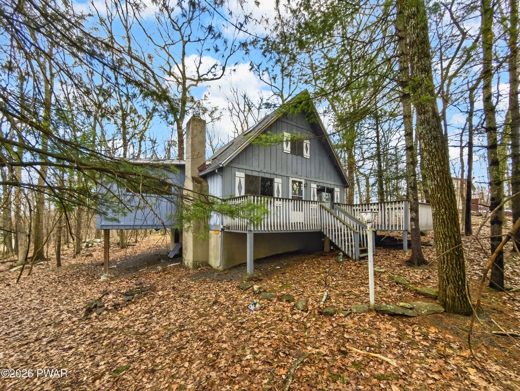 Photo of 134 Lakeview Drive, Dingmans Ferry, PA 18328 (MLS # PW260485)