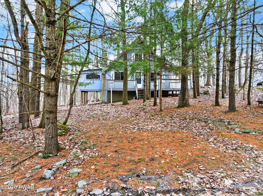 Photo of 134 Lakeview Drive, Dingmans Ferry, PA 18328 (MLS # PW260485)