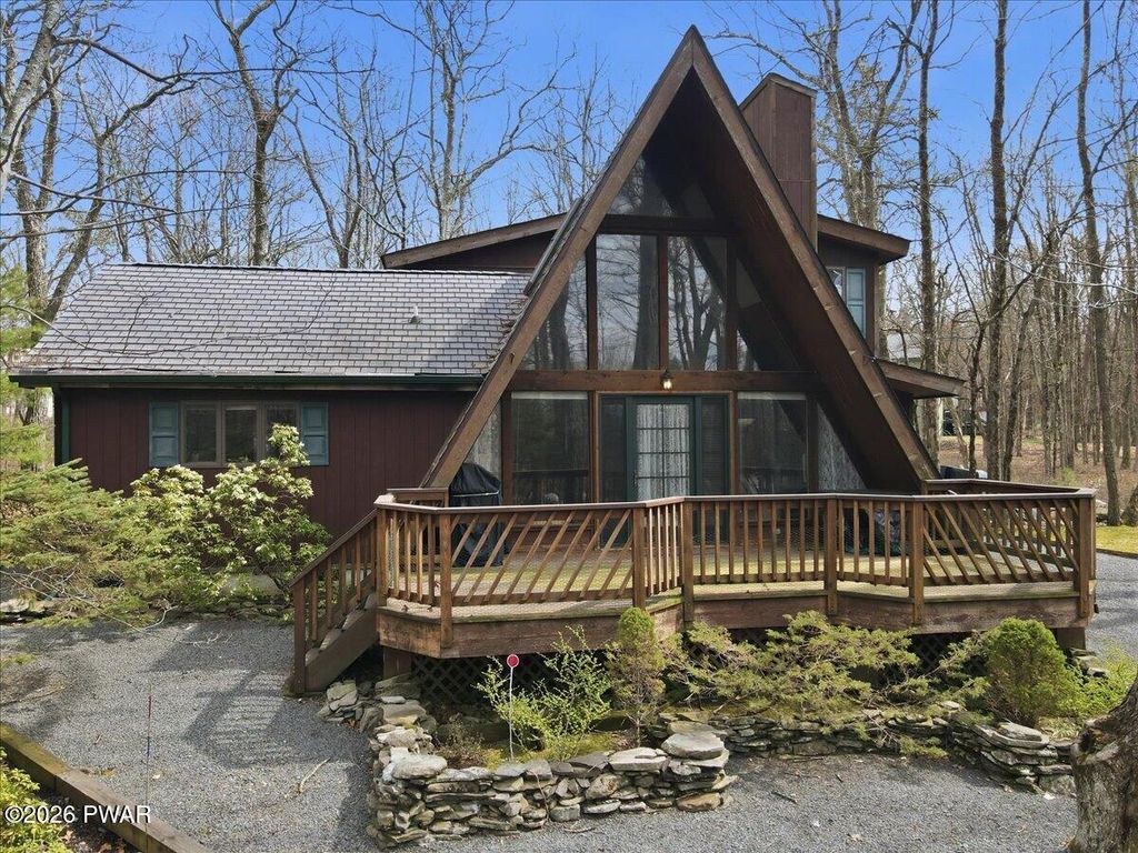 Photo of 802 E Spur Court, Lords Valley, PA 18428 (MLS # PW260997)