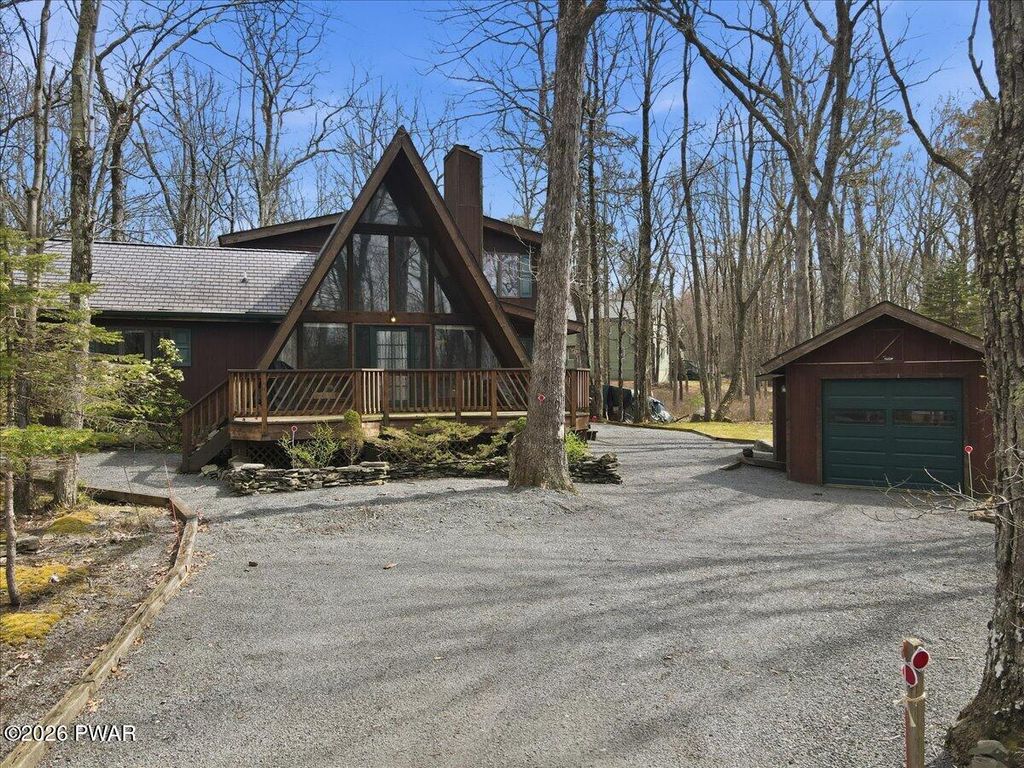 Photo of 802 E Spur Court, Lords Valley, PA 18428 (MLS # PW260997)