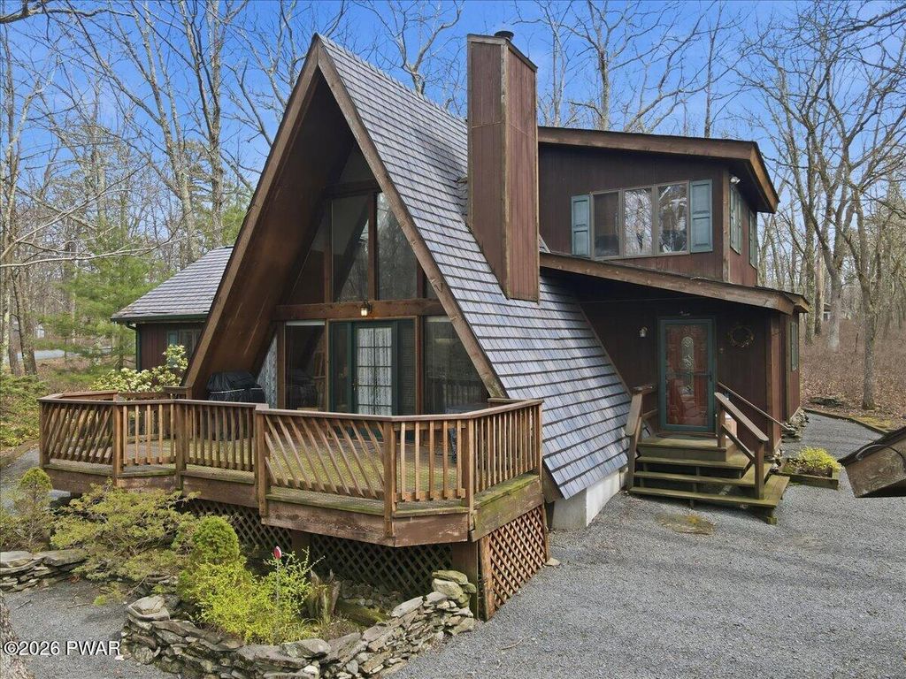 Photo of 802 E Spur Court, Lords Valley, PA 18428 (MLS # PW260997)