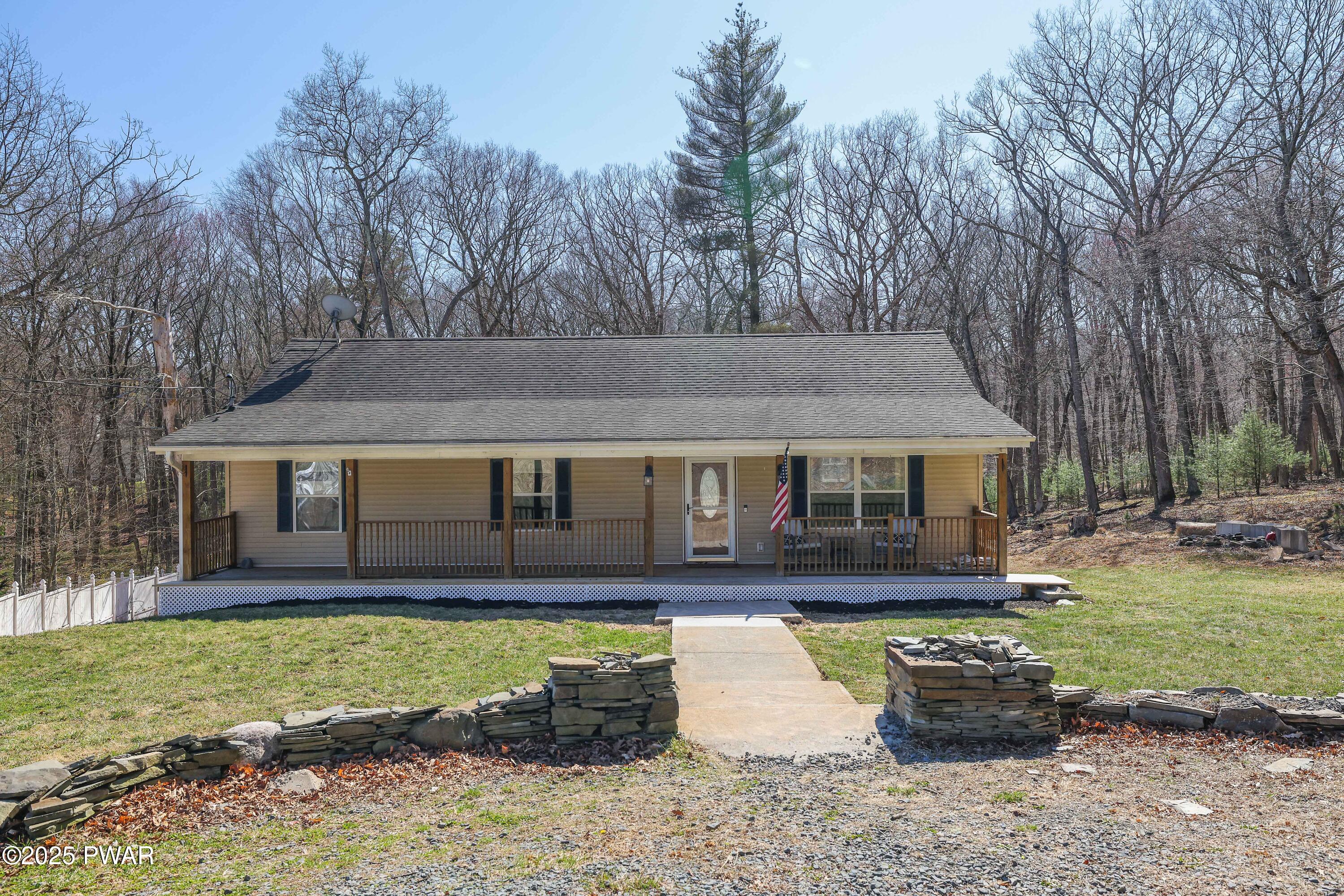 107 Hillside Court, Dingmans Ferry, Pennsylvania image 1