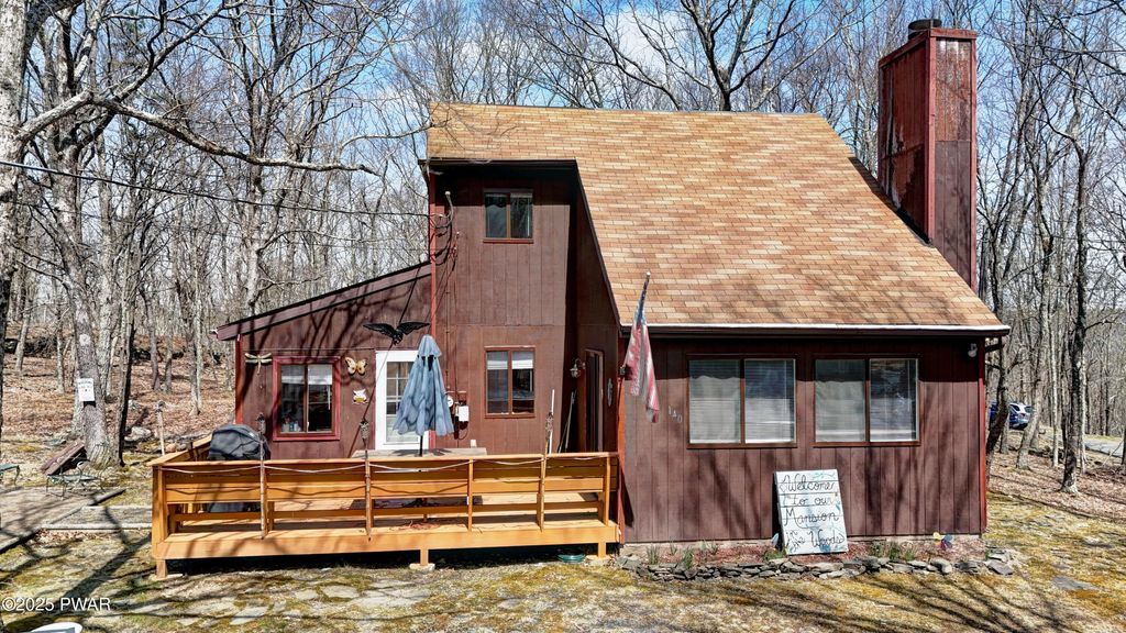 Photo of 140 Robin Way, Lackawaxen, PA 18435 (MLS # PW251066)