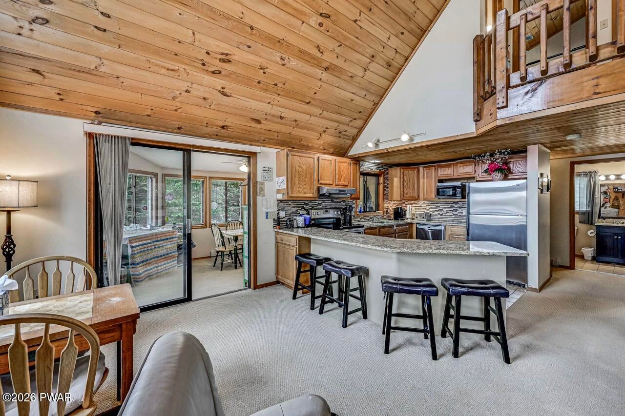 Lake Ariel, Pennsylvania, 18436, United States, 4 Bedrooms Bedrooms, ,3 BathroomsBathrooms,Residential,Active,2042209