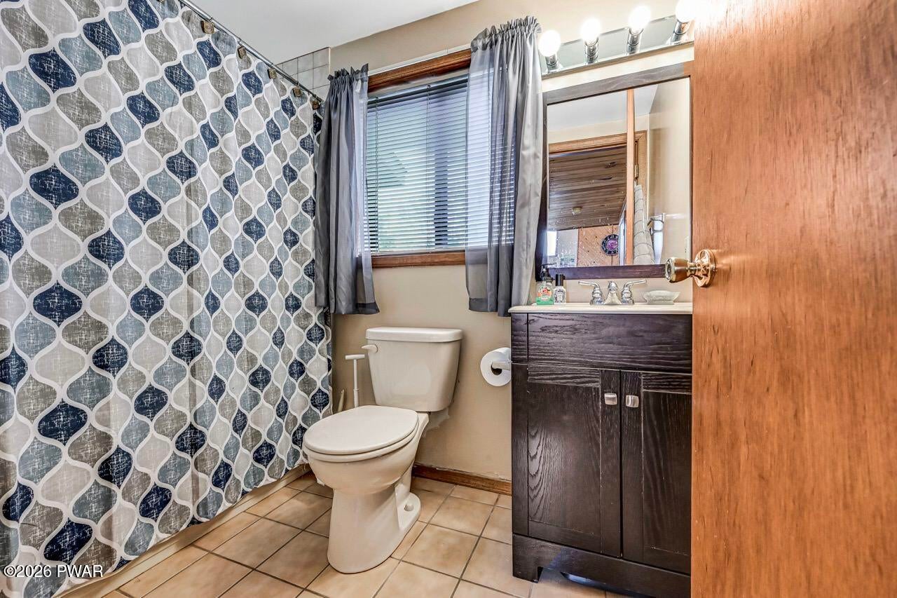 Lake Ariel, Pennsylvania, 18436, United States, 4 Bedrooms Bedrooms, ,3 BathroomsBathrooms,Residential,Active,2042209
