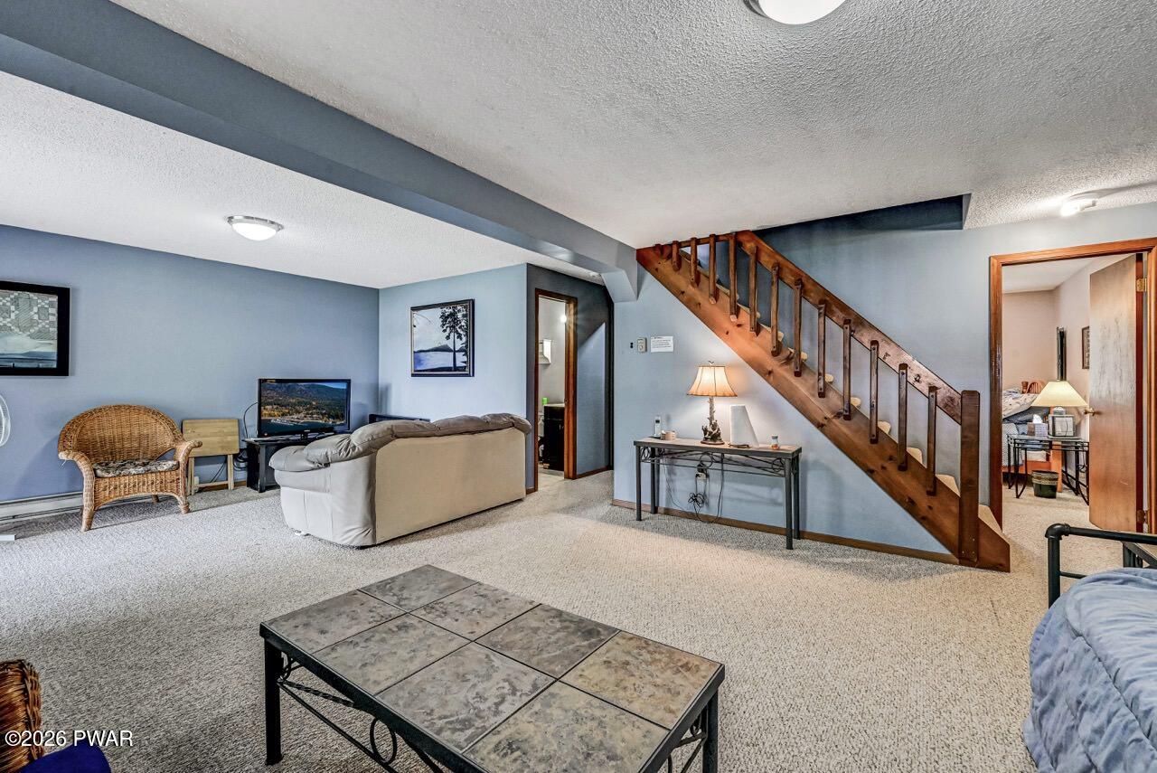 Lake Ariel, Pennsylvania, 18436, United States, 4 Bedrooms Bedrooms, ,3 BathroomsBathrooms,Residential,Active,2042209