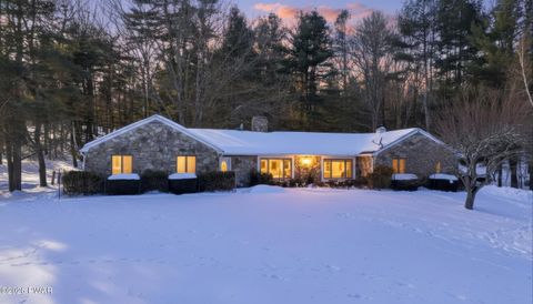 Homes For Sale - 28 Valentine Drive<br/> Hawley, PA 18428