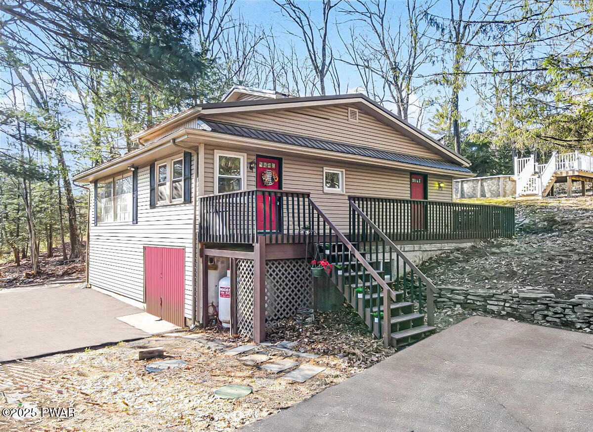 209 Shiny Mountain Road, Greentown, Pennsylvania image 2