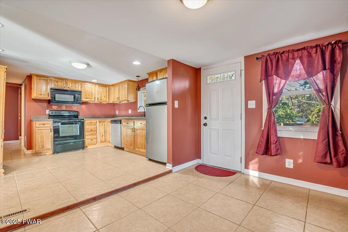 209 Shiny Mountain Road, Greentown, Pennsylvania image 7