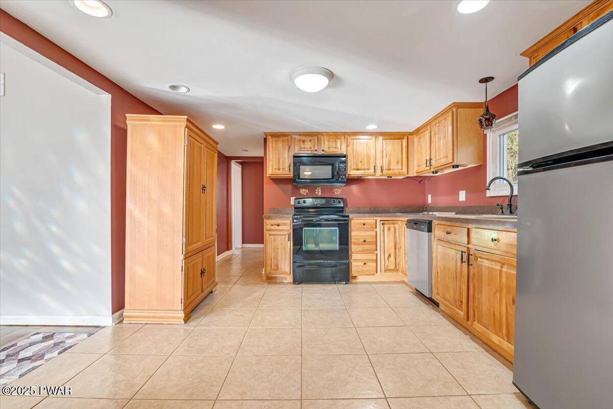 209 Shiny Mountain Road, Greentown, Pennsylvania image 8