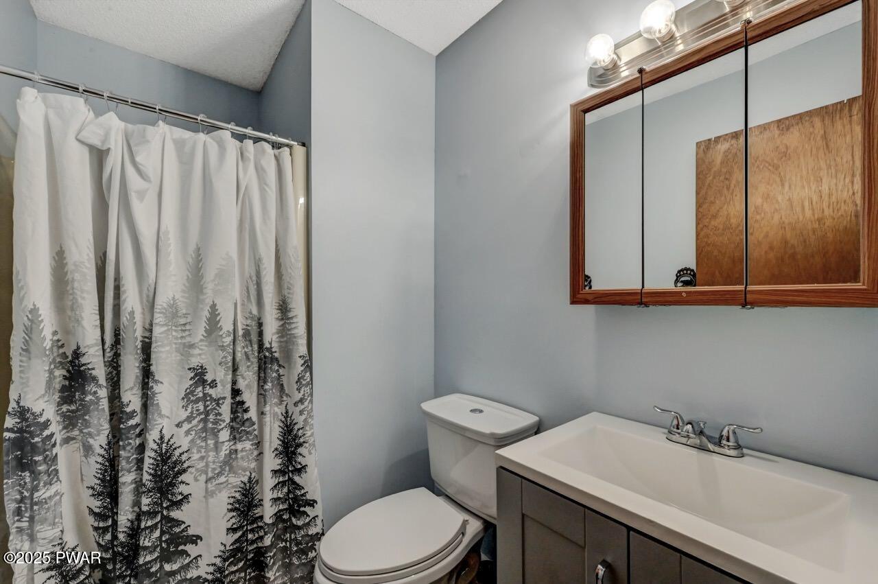 24 Lakewood Drive, Lake Ariel, Pennsylvania image 24