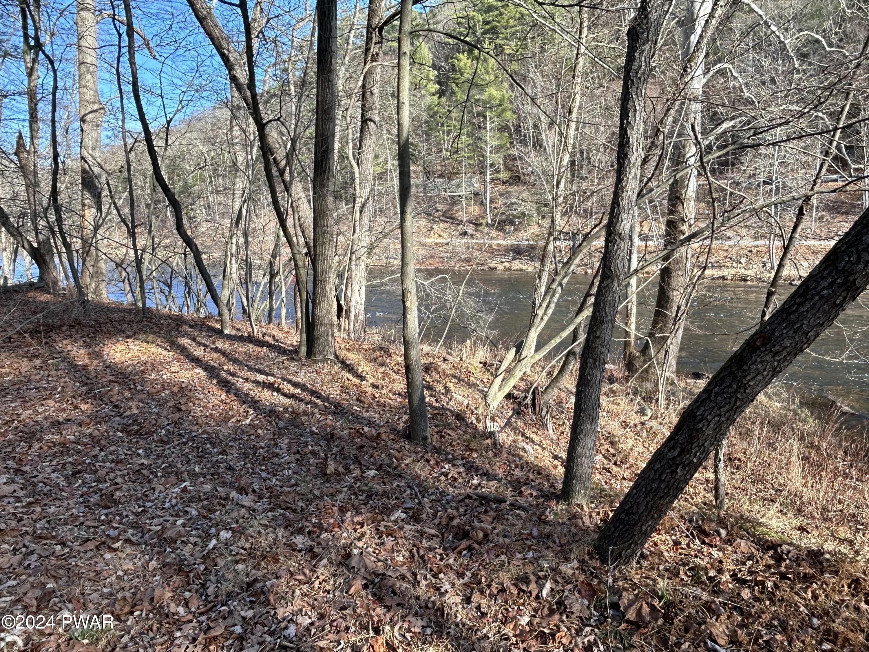 Township Road, Lackawaxen, Pennsylvania image 9