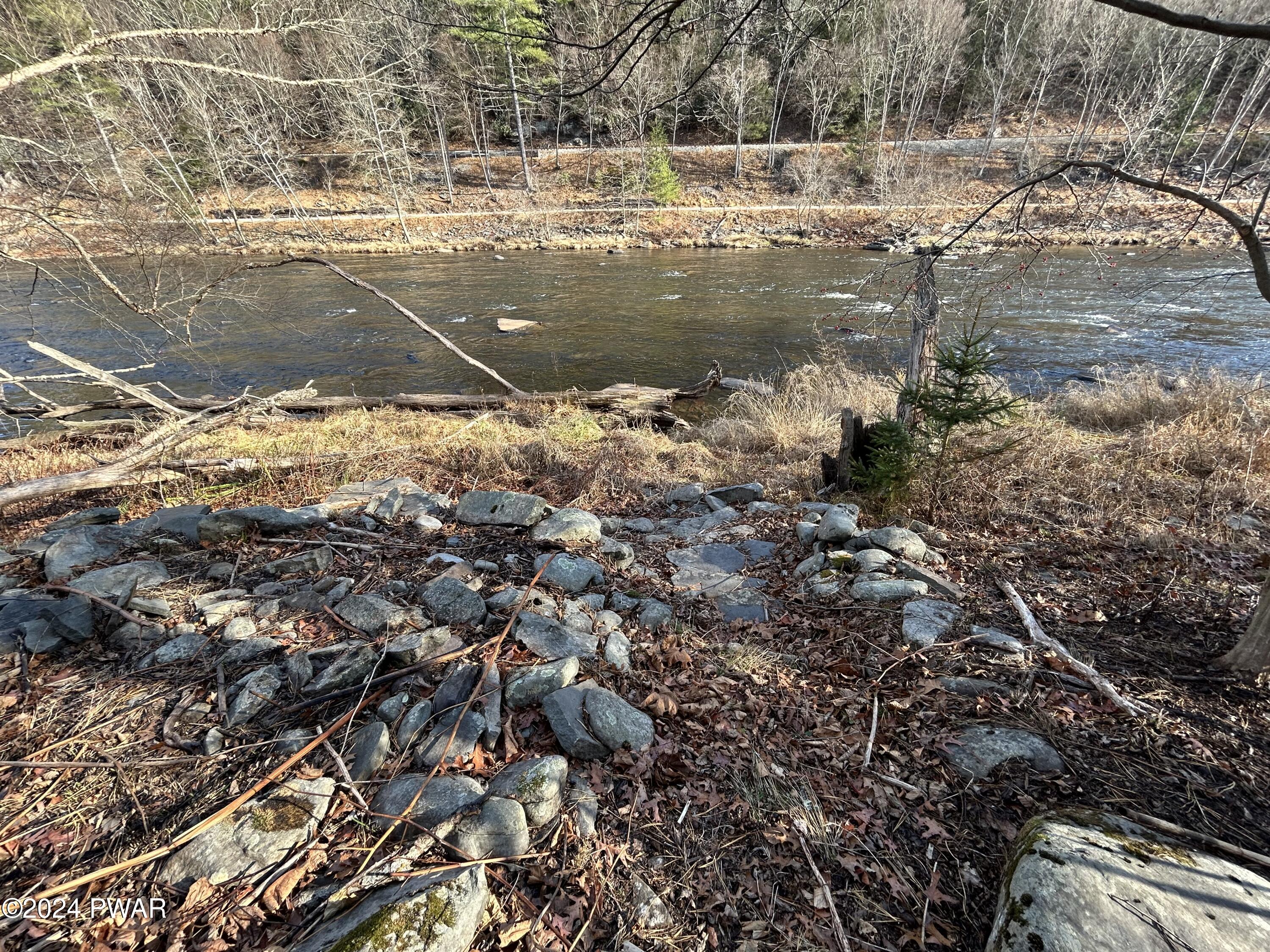 Township Road, Lackawaxen, Pennsylvania image 24