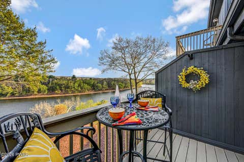 Townhouse For Sale - 149 Bennett Avenue #UNIT A<br/> Pike County, Milford, PA 18337