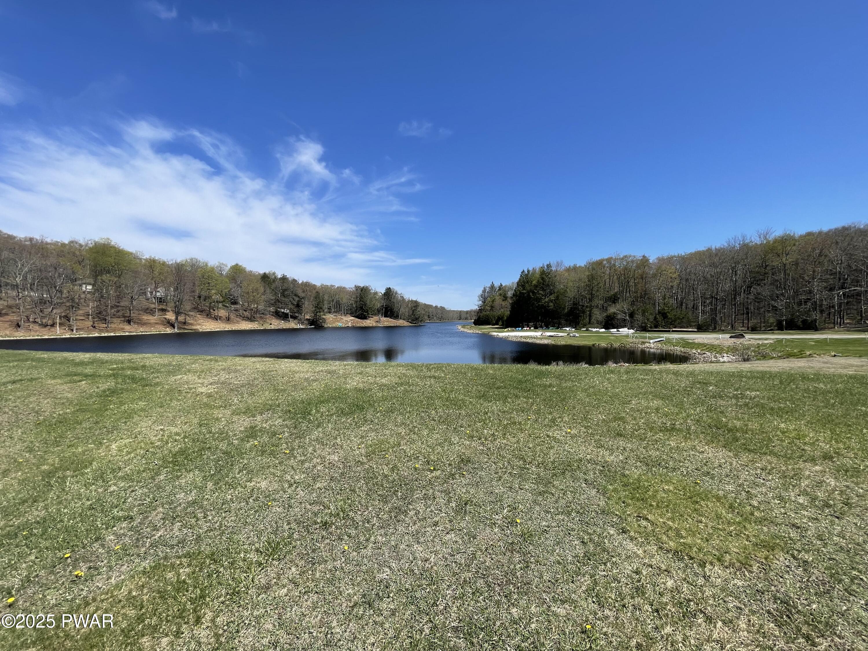 1901-1902 Horizon Drive, Greentown, Pennsylvania image 13