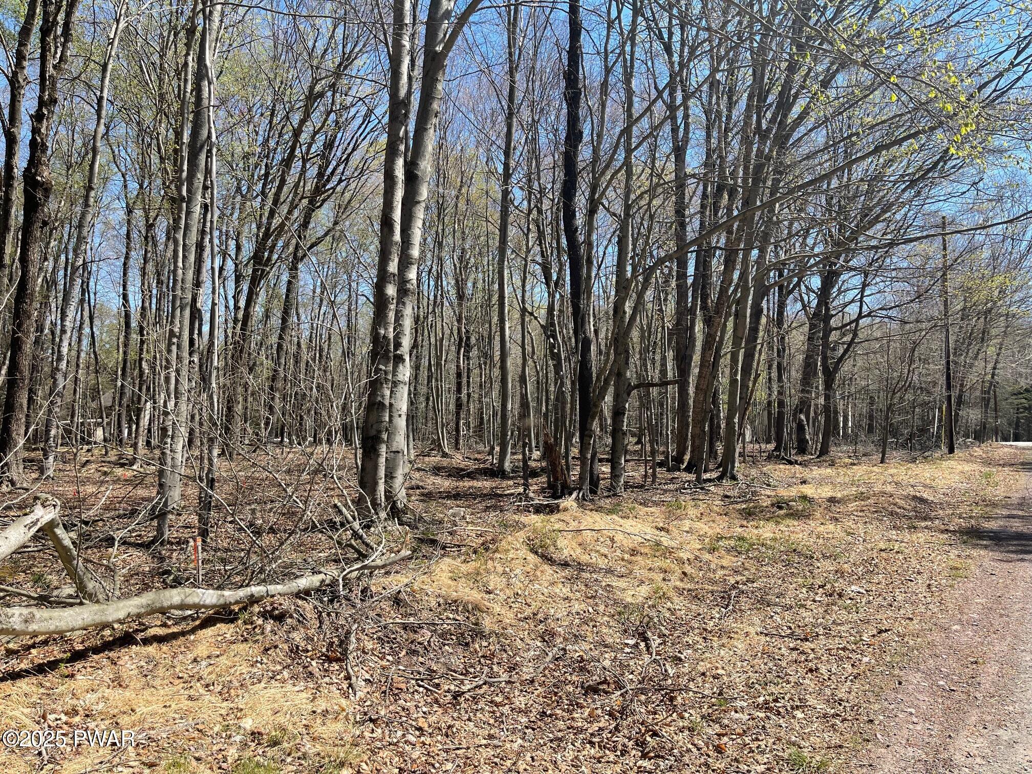 1901-1902 Horizon Drive, Greentown, Pennsylvania image 2