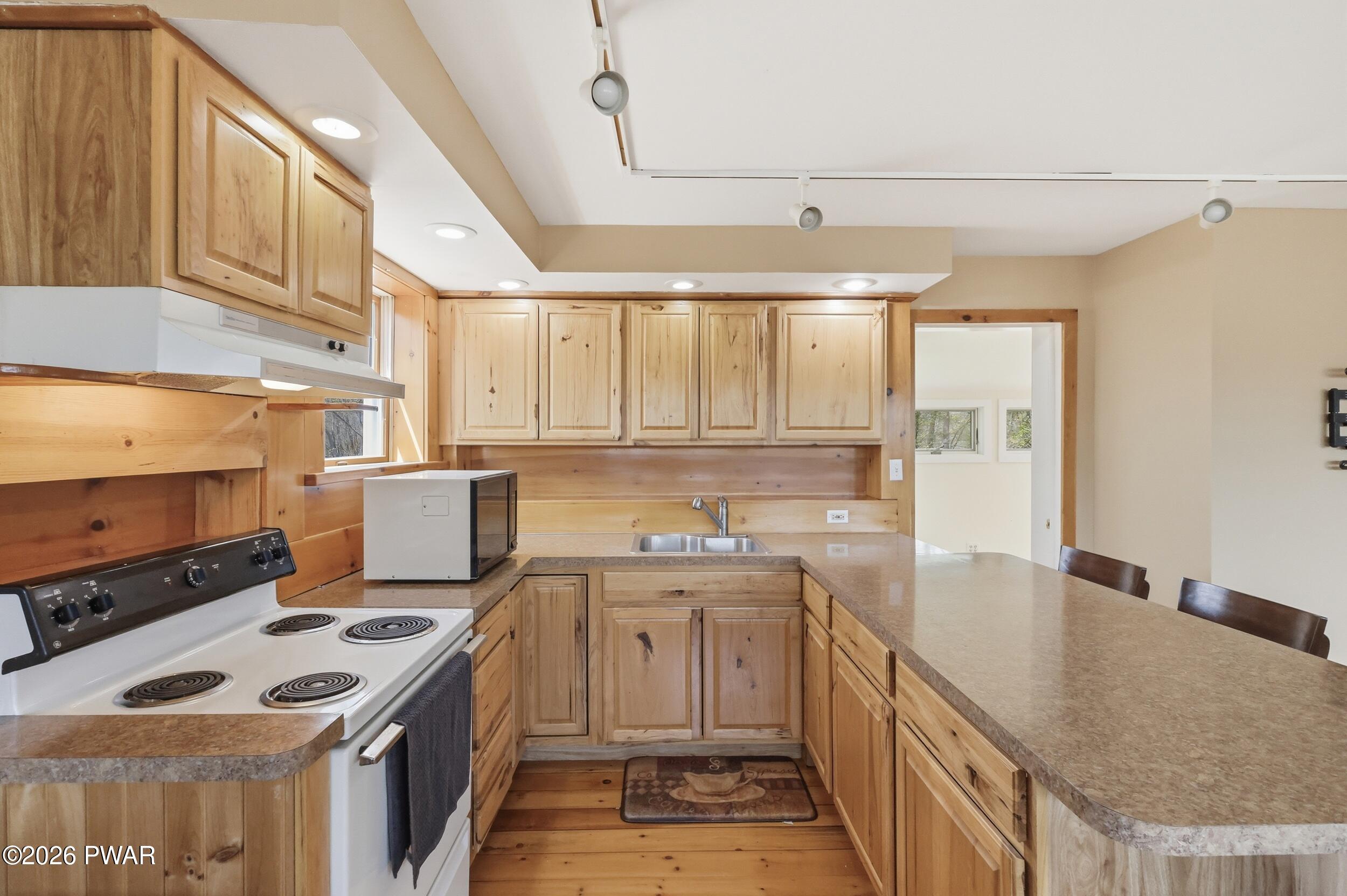 Milford, Pennsylvania, 18337, United States, 3 Bedrooms Bedrooms, ,3 BathroomsBathrooms,Residential,Active,2045032