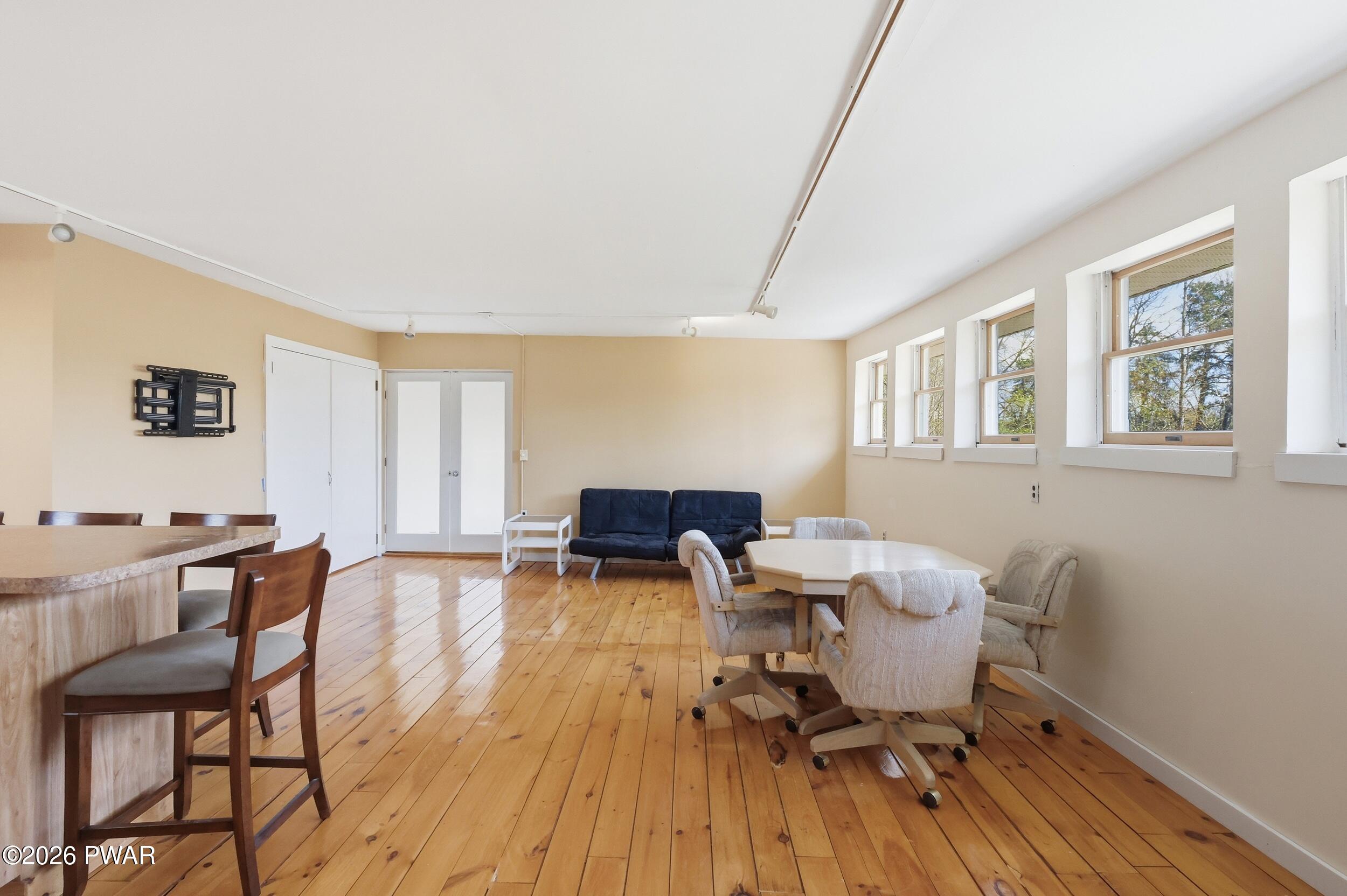 Milford, Pennsylvania, 18337, United States, 3 Bedrooms Bedrooms, ,3 BathroomsBathrooms,Residential,Active,2045032