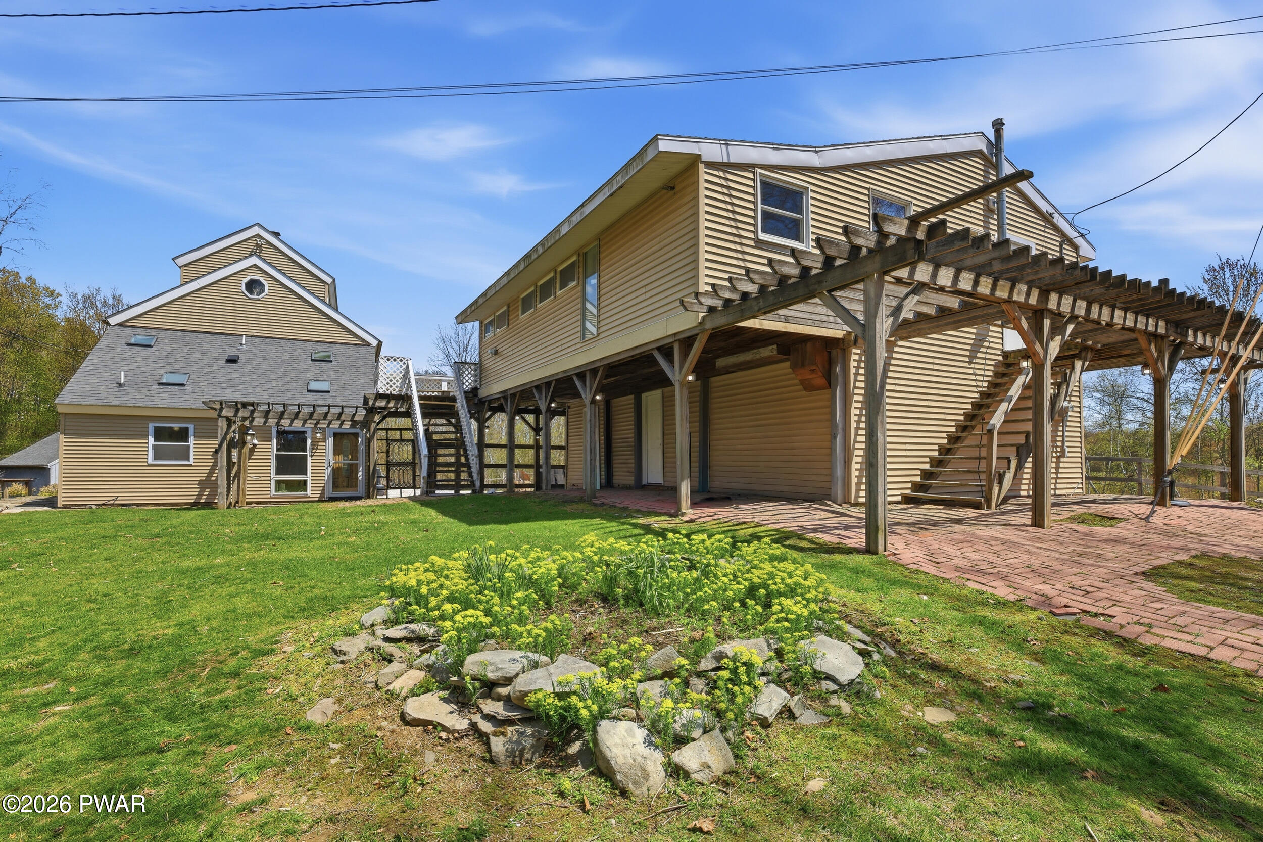 Milford, Pennsylvania, 18337, United States, 3 Bedrooms Bedrooms, ,3 BathroomsBathrooms,Residential,Active,2045032