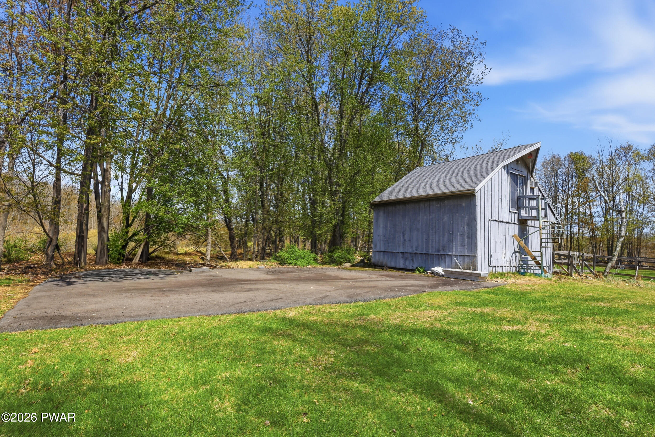 Milford, Pennsylvania, 18337, United States, 3 Bedrooms Bedrooms, ,3 BathroomsBathrooms,Residential,Active,2045032