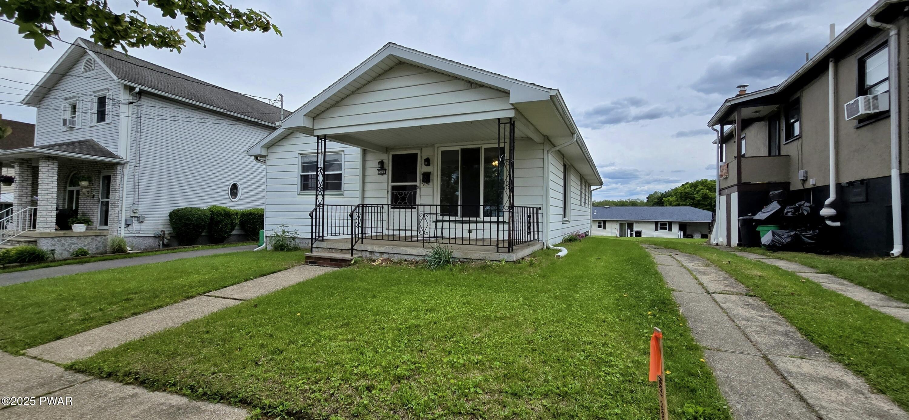 West Pittston, Pennsylvania 18643, United States, 3 Bedrooms Bedrooms, ,1 BathroomBathrooms,Residential,Pending,142112