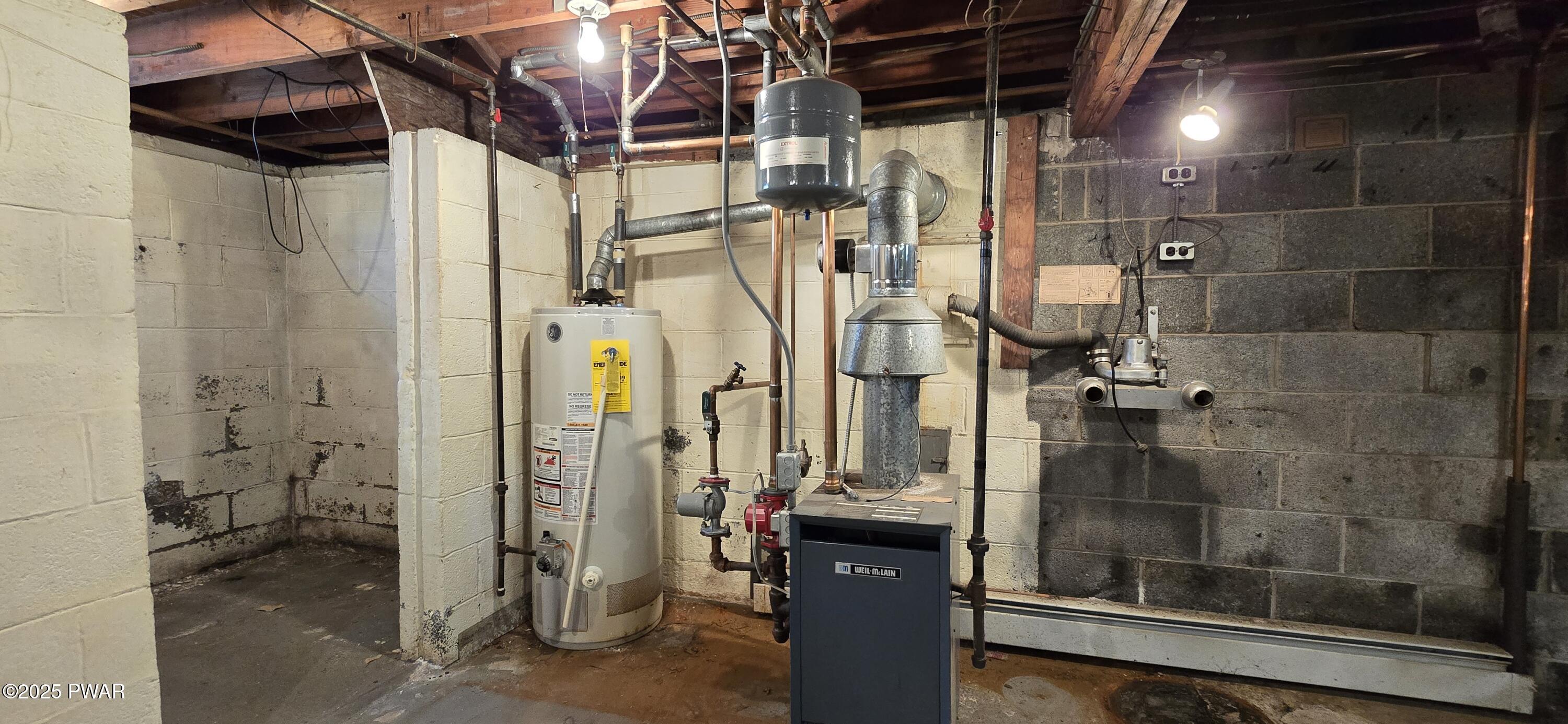 West Pittston, Pennsylvania 18643, United States, 3 Bedrooms Bedrooms, ,1 BathroomBathrooms,Residential,Pending,142112