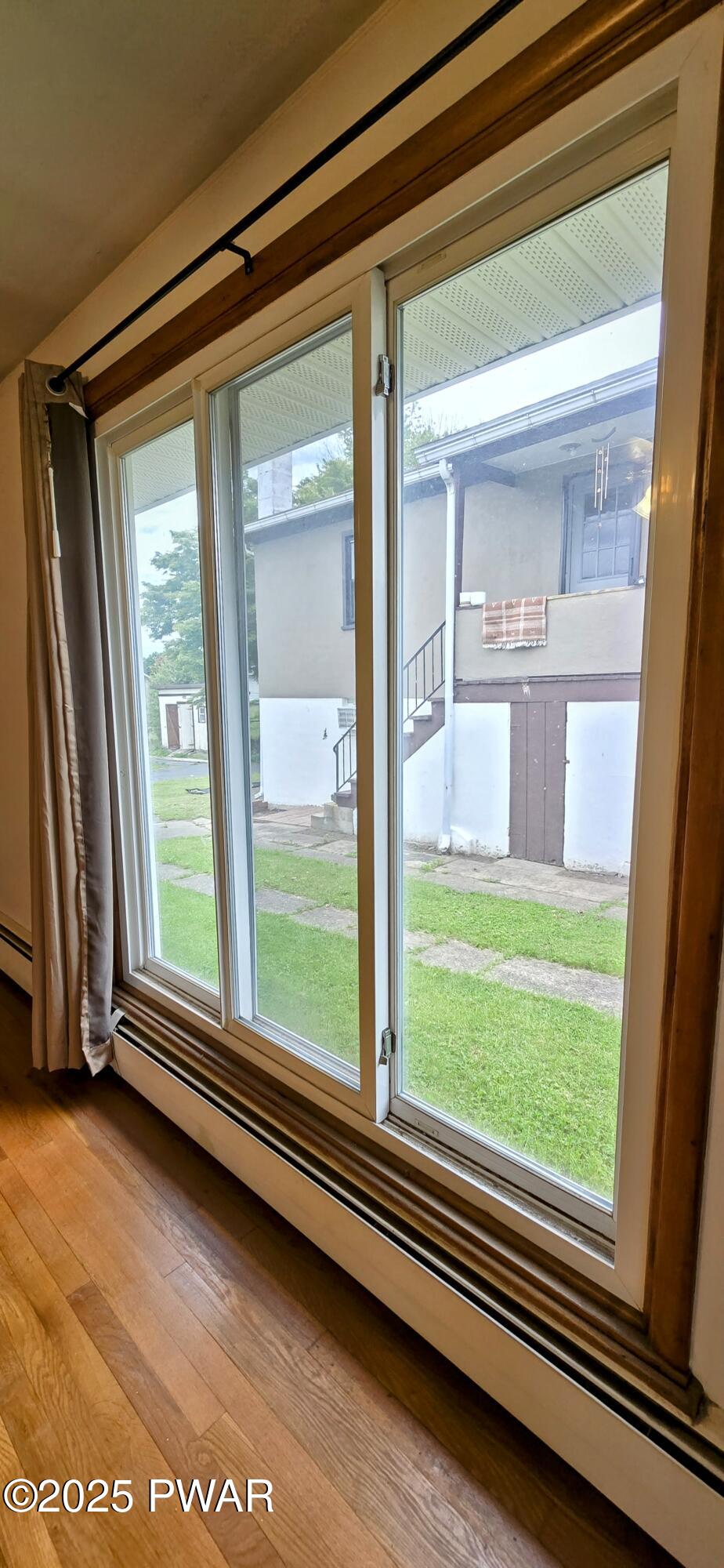 West Pittston, Pennsylvania 18643, United States, 3 Bedrooms Bedrooms, ,1 BathroomBathrooms,Residential,Pending,142112