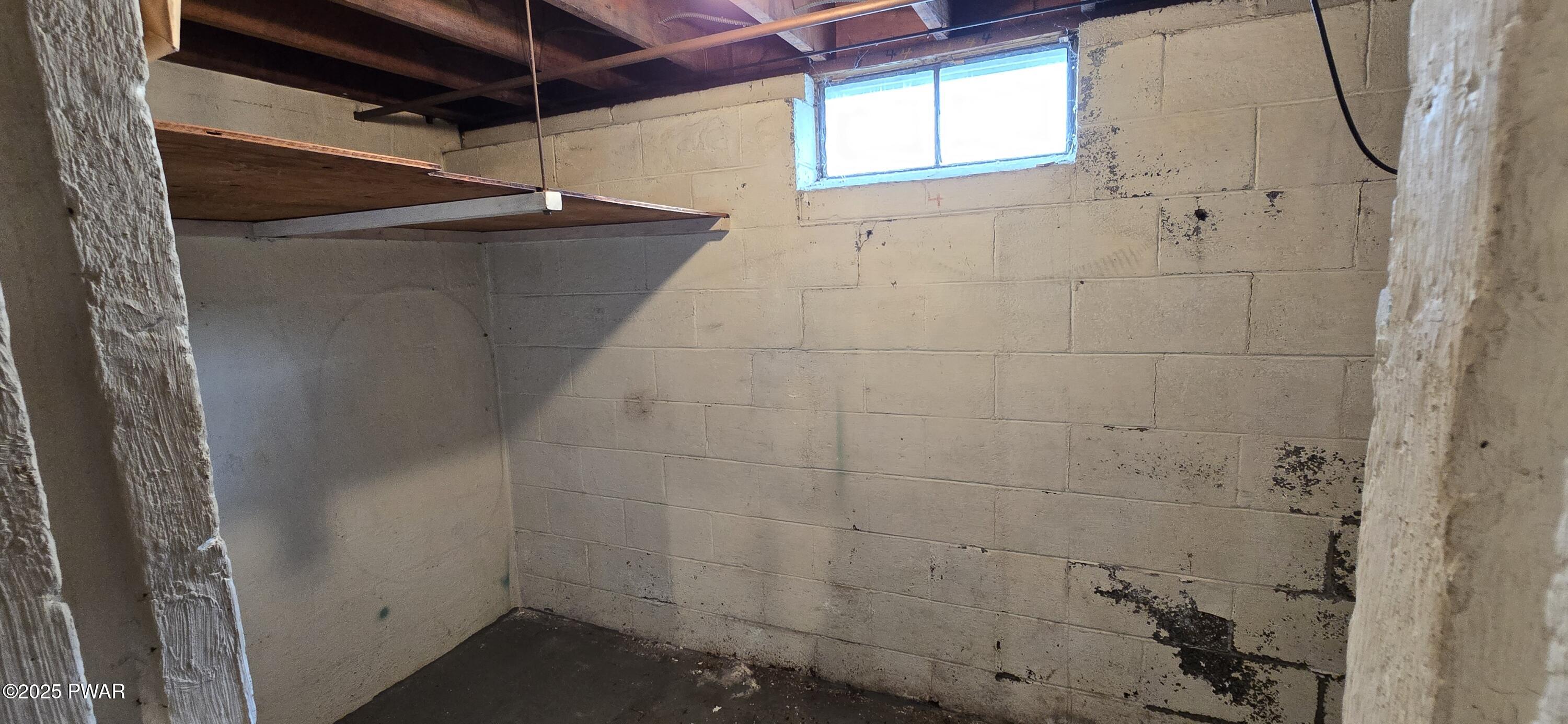 West Pittston, Pennsylvania 18643, United States, 3 Bedrooms Bedrooms, ,1 BathroomBathrooms,Residential,Pending,142112