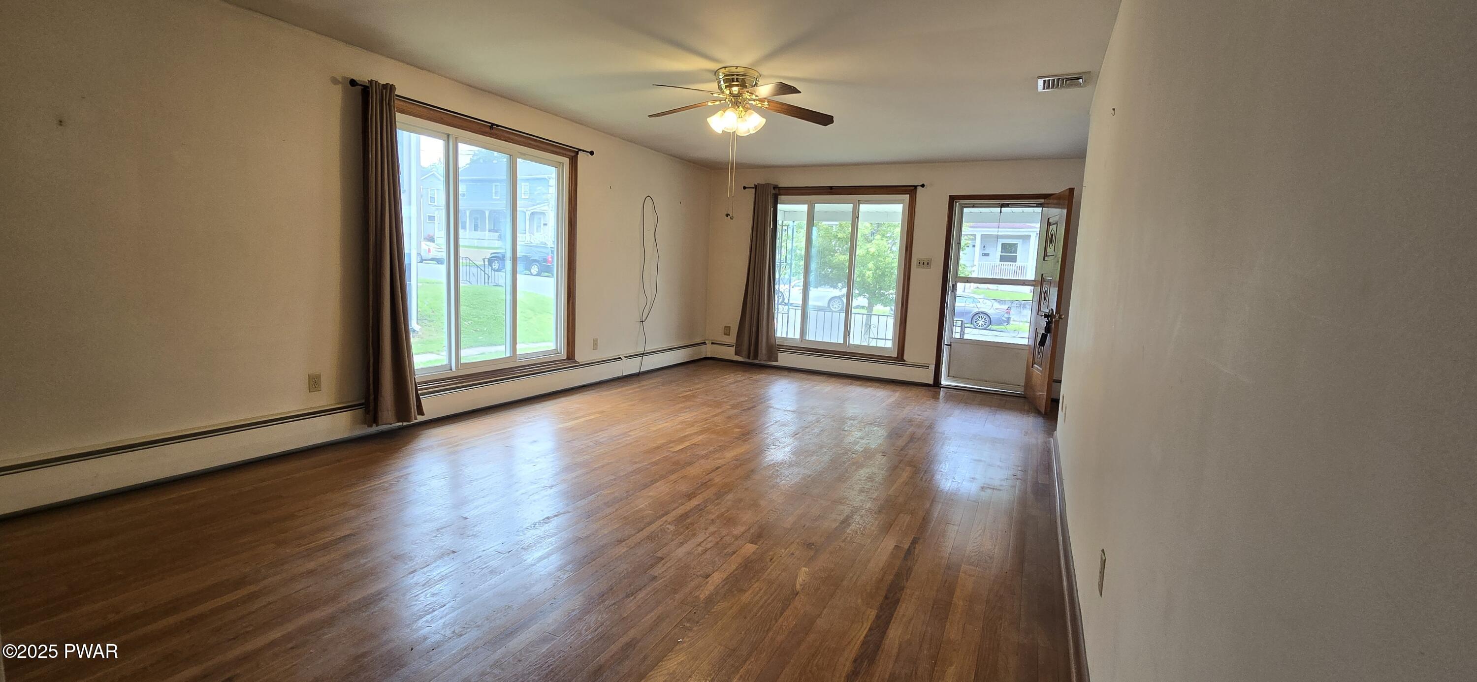 West Pittston, Pennsylvania 18643, United States, 3 Bedrooms Bedrooms, ,1 BathroomBathrooms,Residential,Pending,142112