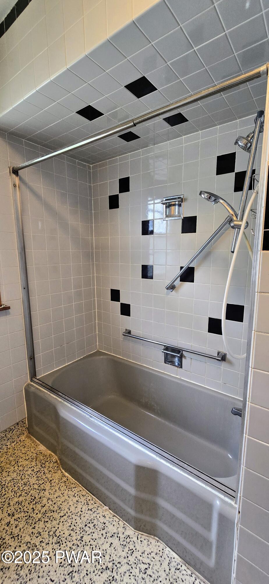 West Pittston, Pennsylvania 18643, United States, 3 Bedrooms Bedrooms, ,1 BathroomBathrooms,Residential,Pending,142112