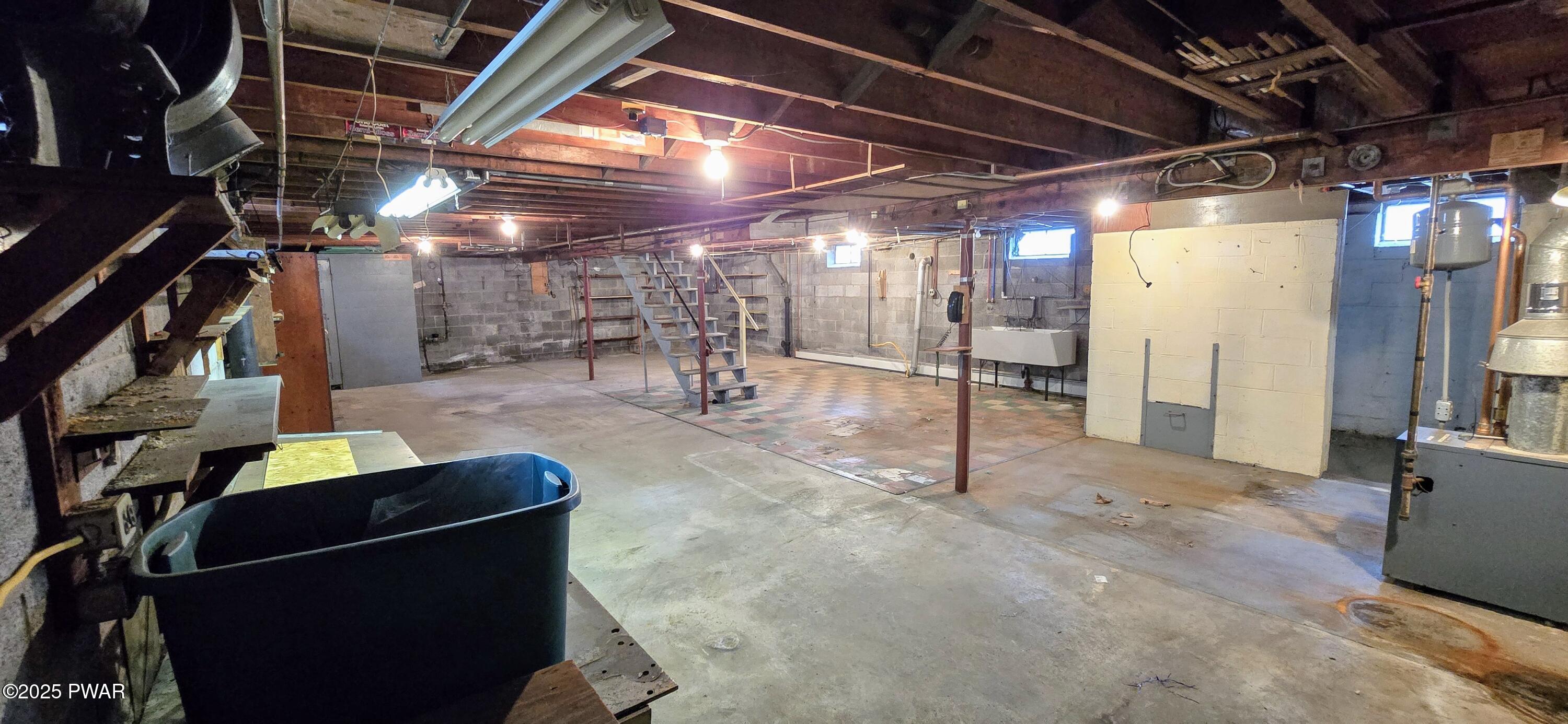 West Pittston, Pennsylvania 18643, United States, 3 Bedrooms Bedrooms, ,1 BathroomBathrooms,Residential,Pending,142112