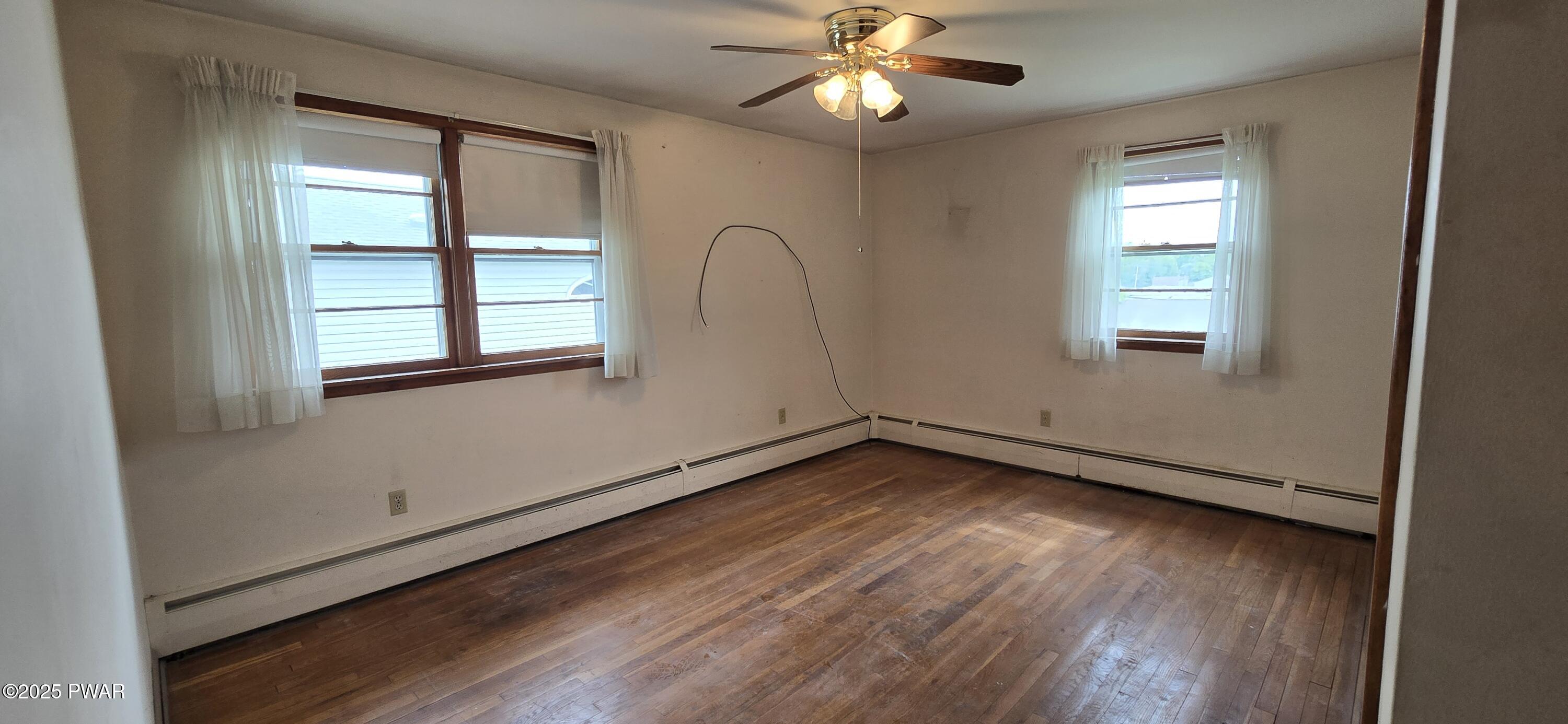 West Pittston, Pennsylvania 18643, United States, 3 Bedrooms Bedrooms, ,1 BathroomBathrooms,Residential,Pending,142112