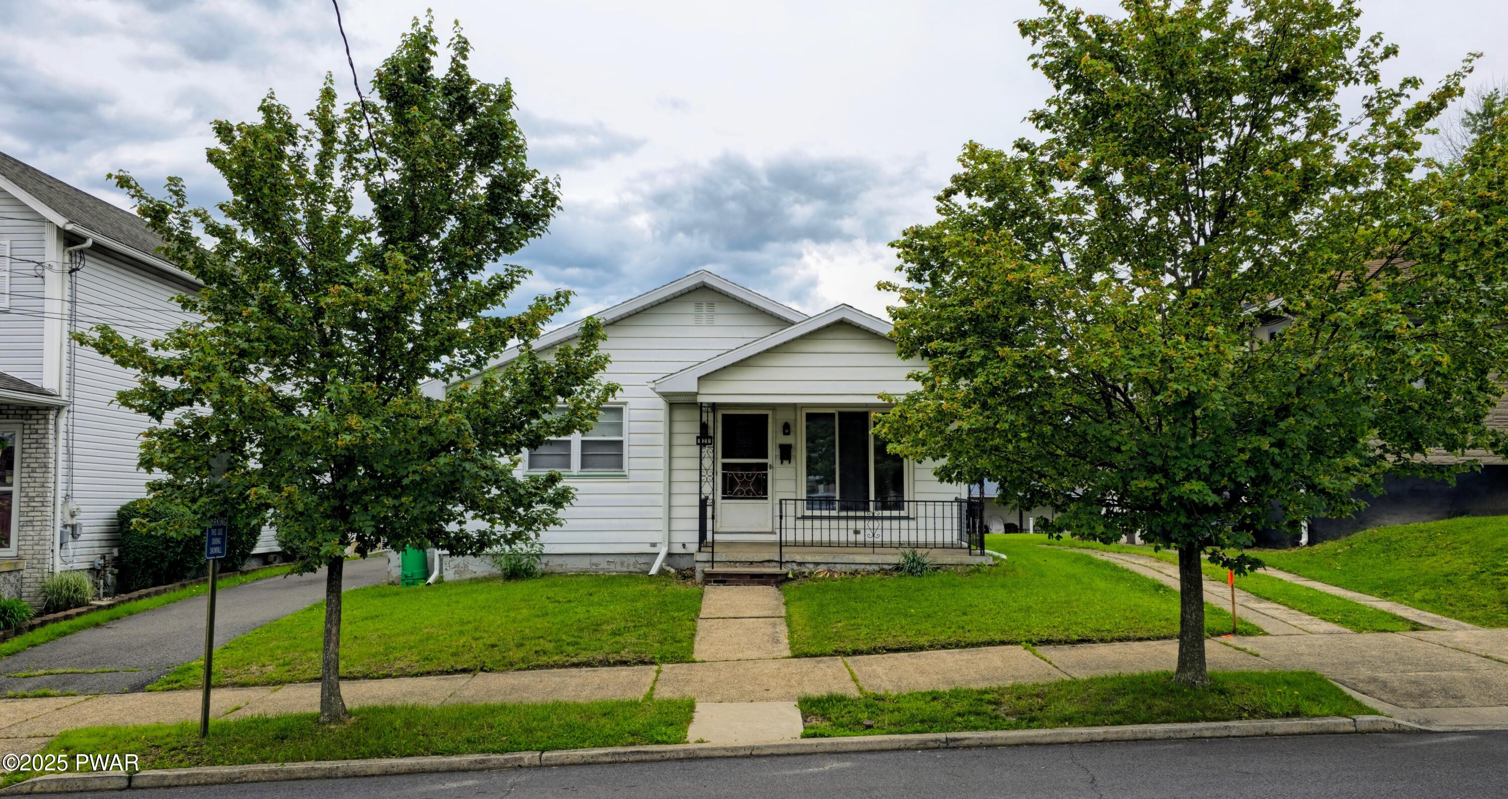 West Pittston, Pennsylvania 18643, United States, 3 Bedrooms Bedrooms, ,1 BathroomBathrooms,Residential,Pending,142112
