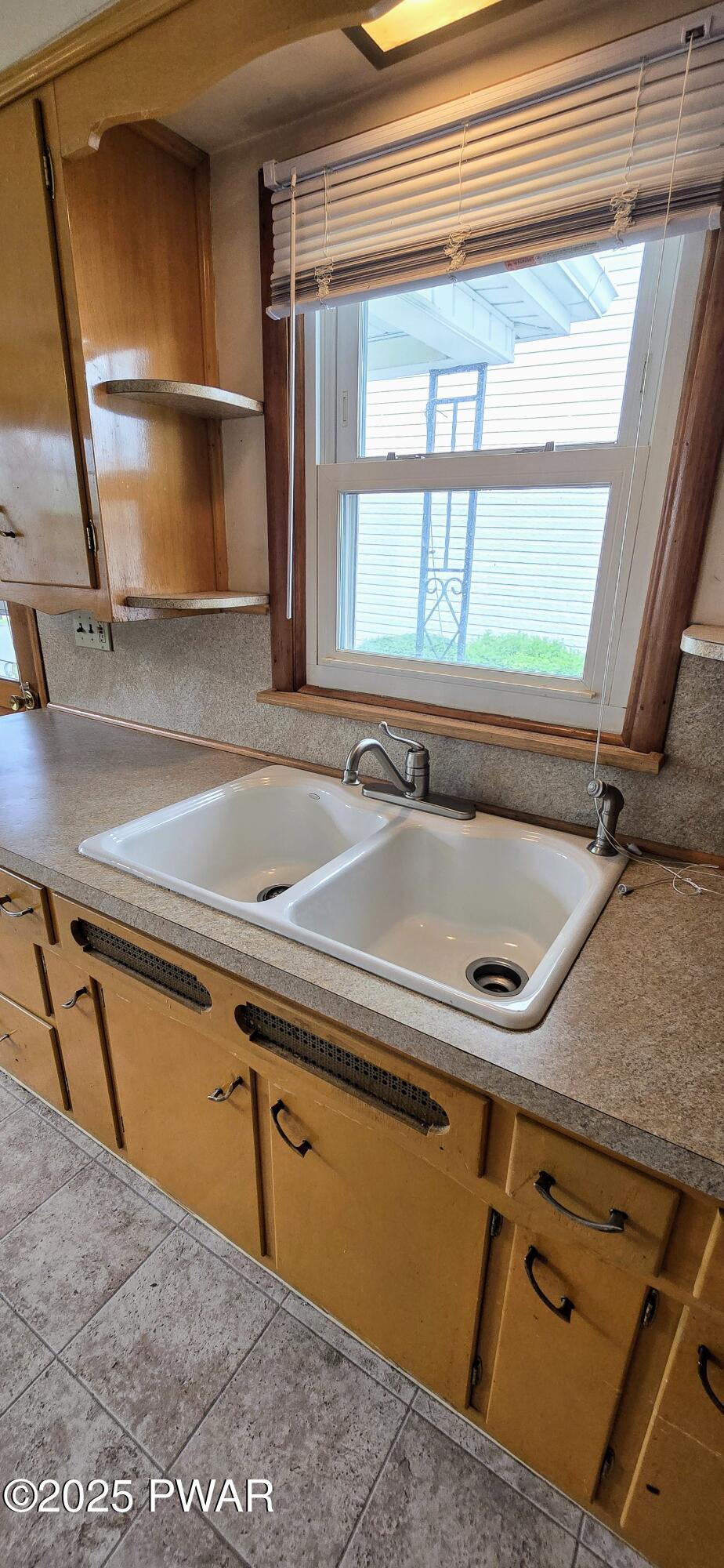 West Pittston, Pennsylvania 18643, United States, 3 Bedrooms Bedrooms, ,1 BathroomBathrooms,Residential,Pending,142112