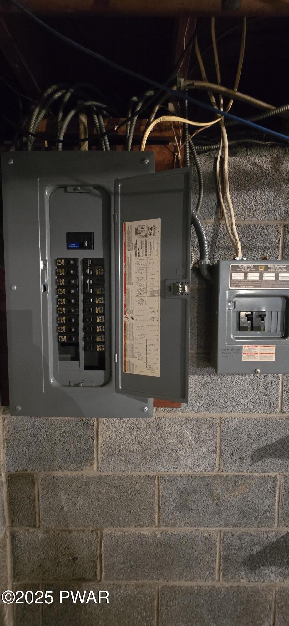 West Pittston, Pennsylvania 18643, United States, 3 Bedrooms Bedrooms, ,1 BathroomBathrooms,Residential,Pending,142112