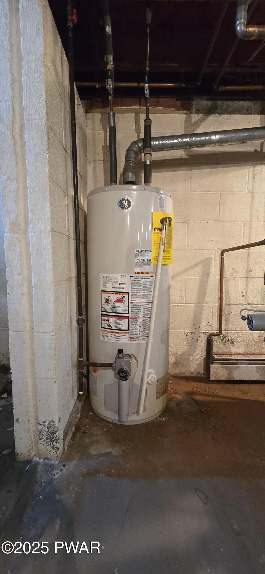 West Pittston, Pennsylvania 18643, United States, 3 Bedrooms Bedrooms, ,1 BathroomBathrooms,Residential,Pending,142112