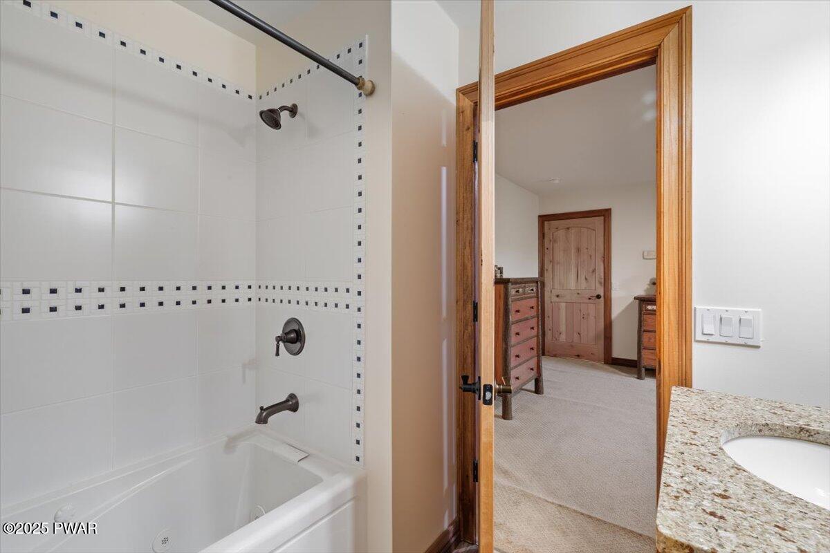 127 Timber Lake Drive, Canadensis, Pennsylvania image 32