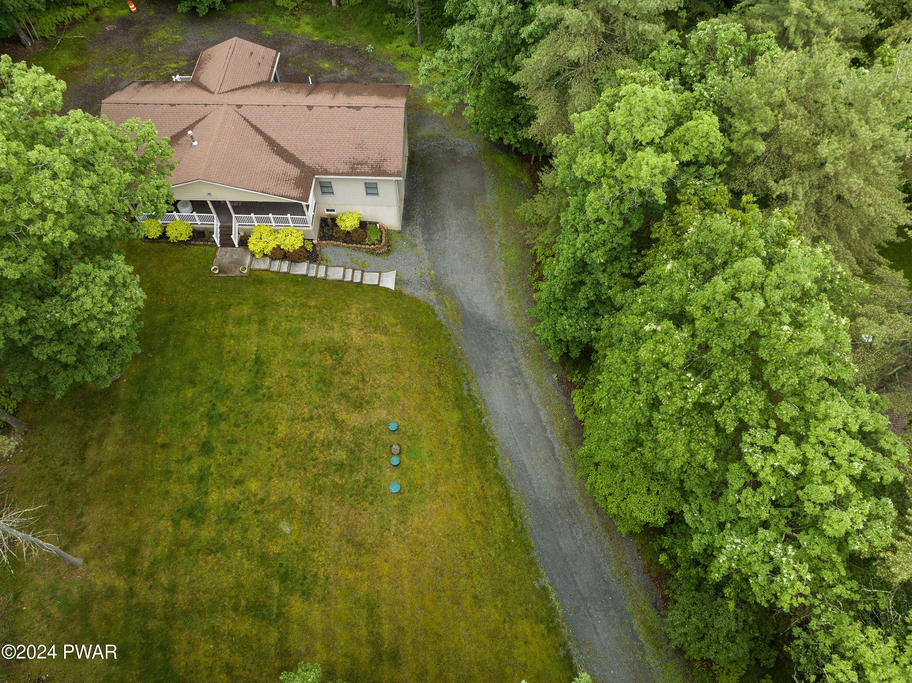 Hawley, Pennsylvania 18428, United States, 3 Bedrooms Bedrooms, ,4 BathroomsBathrooms,Residential,Pending,56465