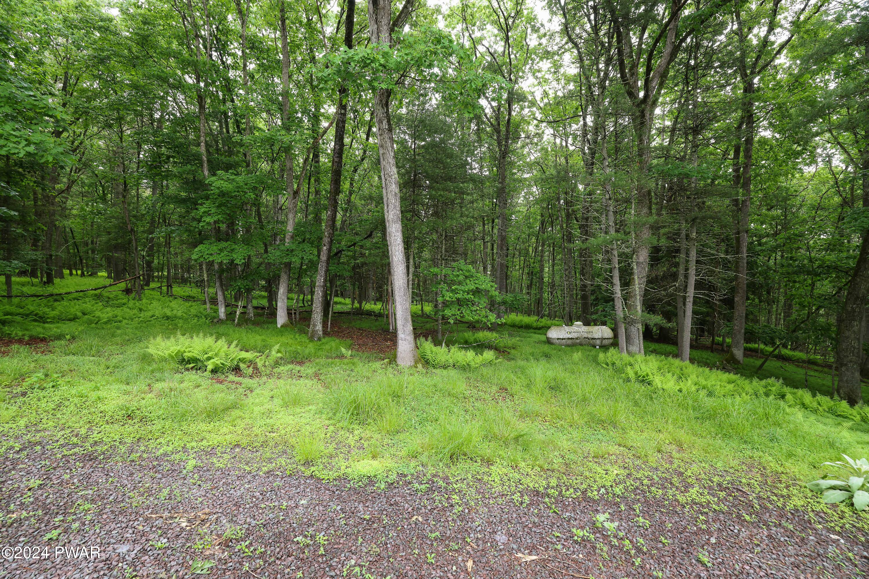 Hawley, Pennsylvania 18428, United States, 3 Bedrooms Bedrooms, ,4 BathroomsBathrooms,Residential,Pending,56465