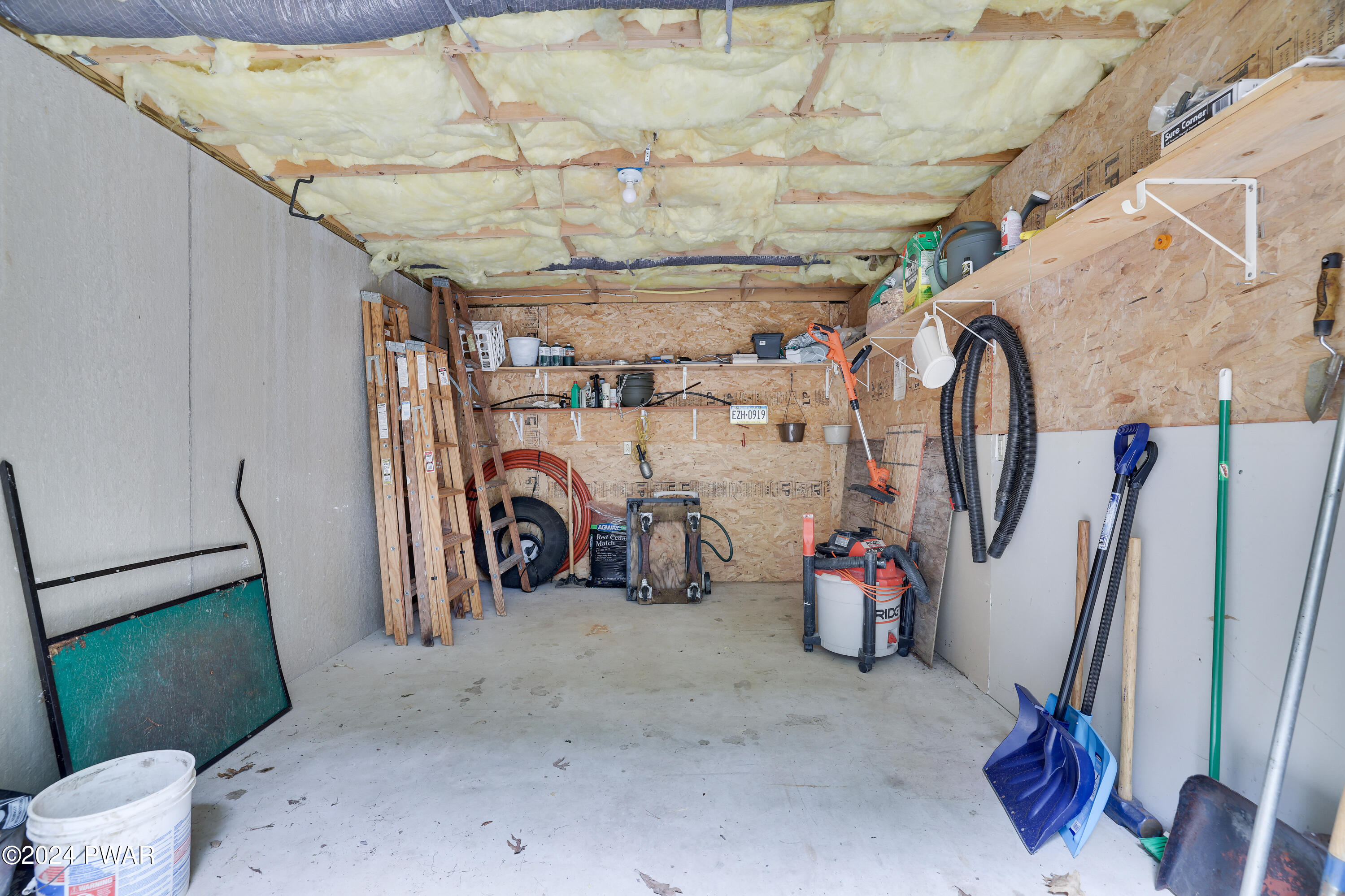 Hawley, Pennsylvania 18428, United States, 3 Bedrooms Bedrooms, ,4 BathroomsBathrooms,Residential,Pending,56465