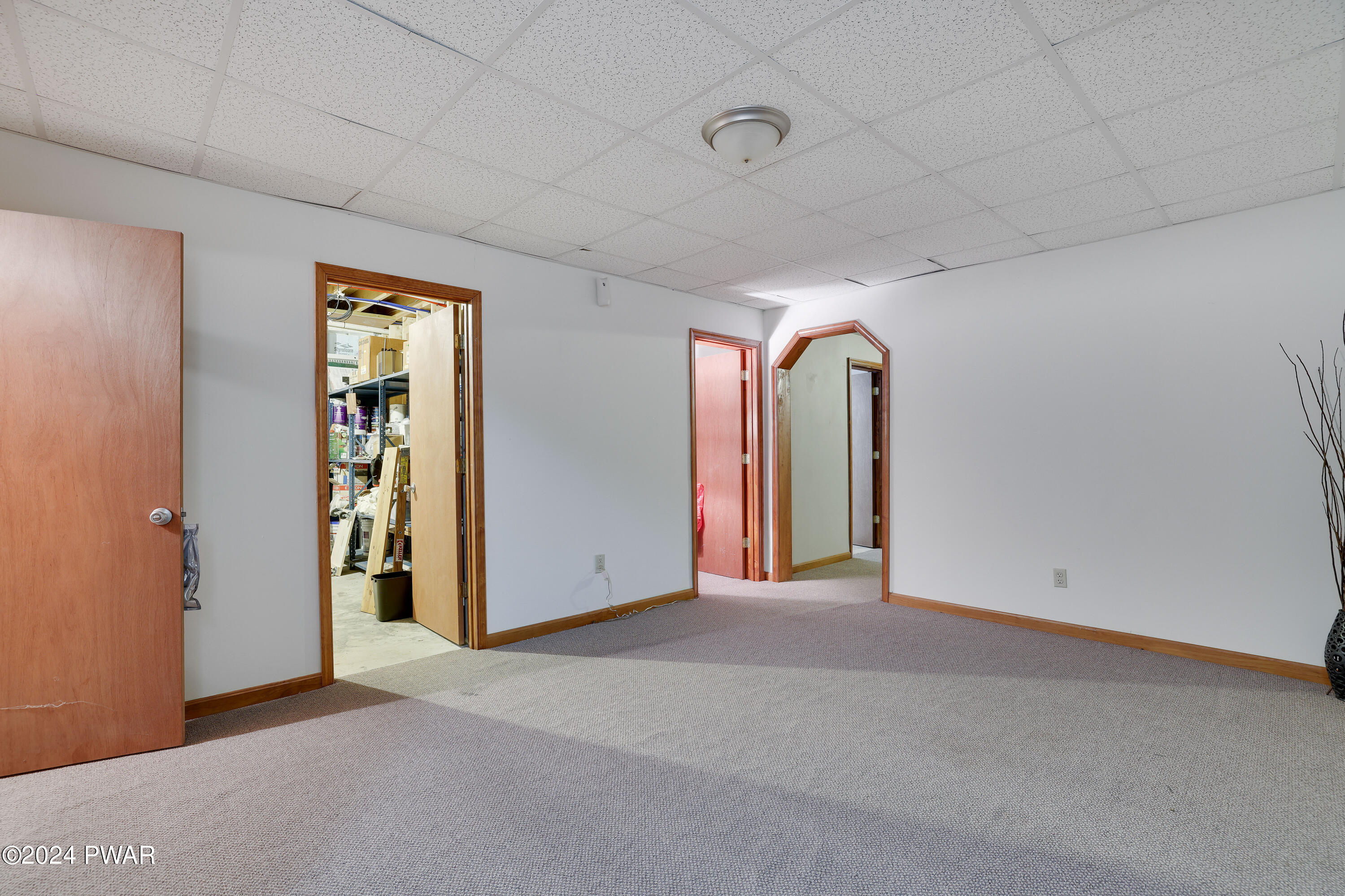 Hawley, Pennsylvania 18428, United States, 3 Bedrooms Bedrooms, ,4 BathroomsBathrooms,Residential,Pending,56465