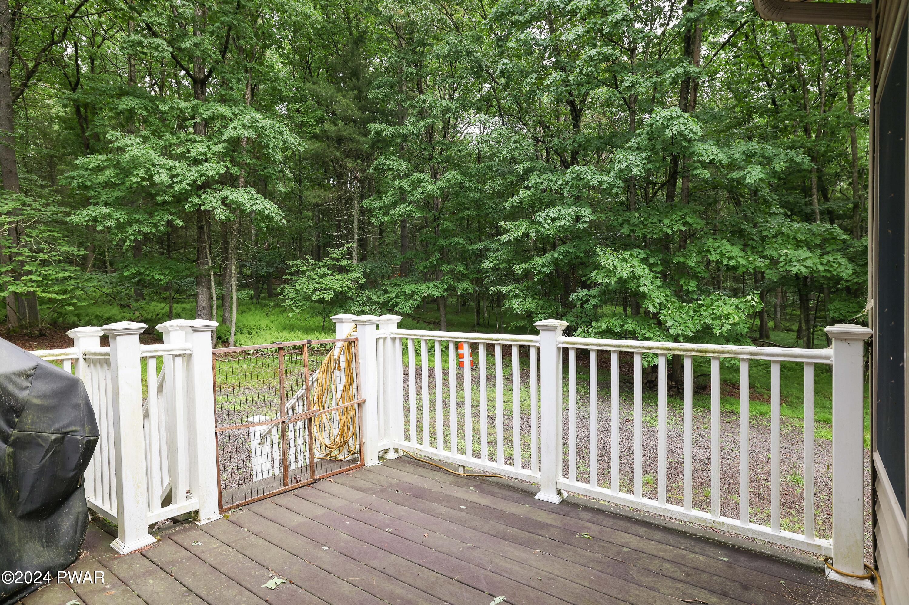 Hawley, Pennsylvania 18428, United States, 3 Bedrooms Bedrooms, ,4 BathroomsBathrooms,Residential,Pending,56465