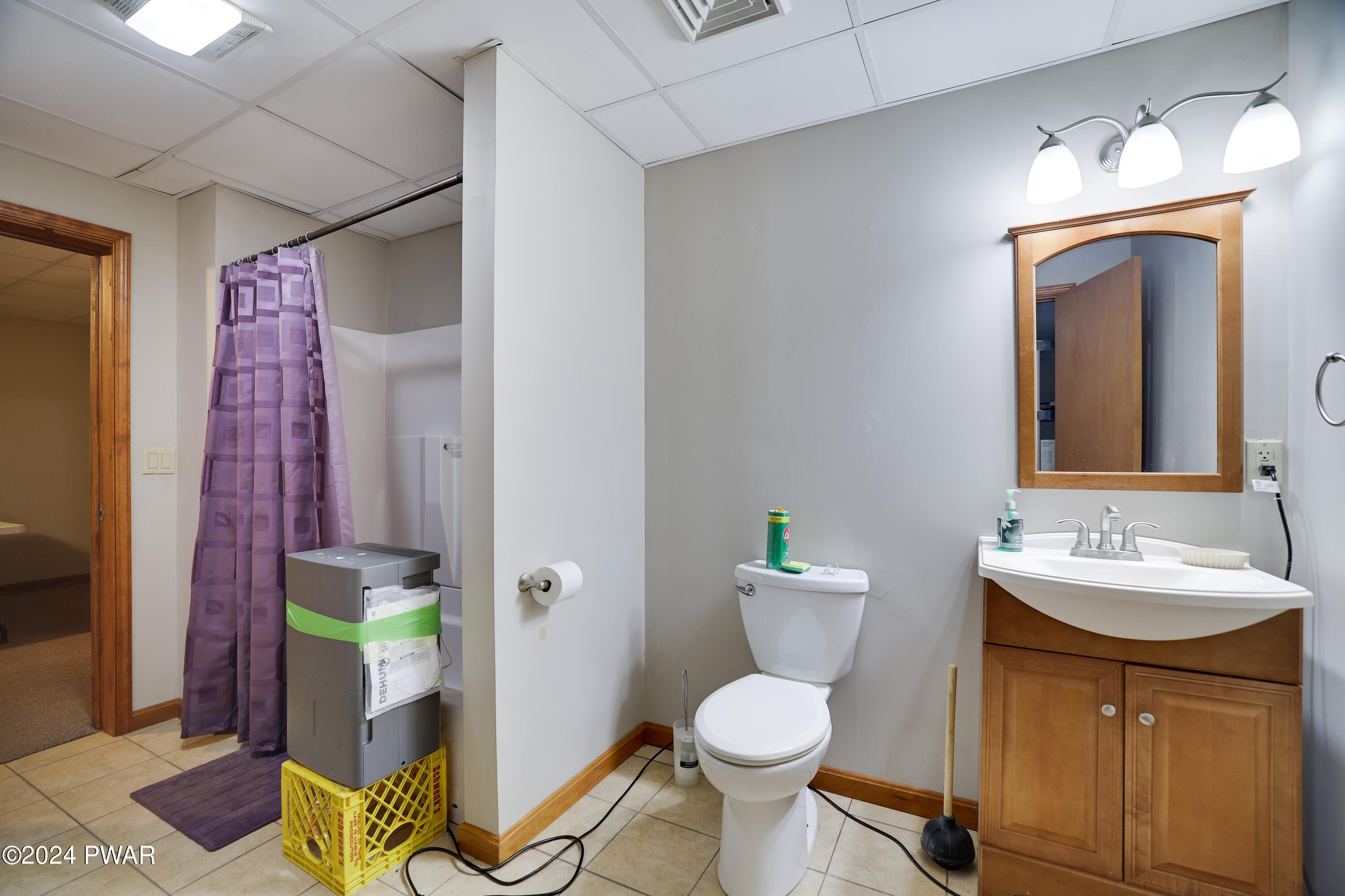 Hawley, Pennsylvania 18428, United States, 3 Bedrooms Bedrooms, ,4 BathroomsBathrooms,Residential,Pending,56465