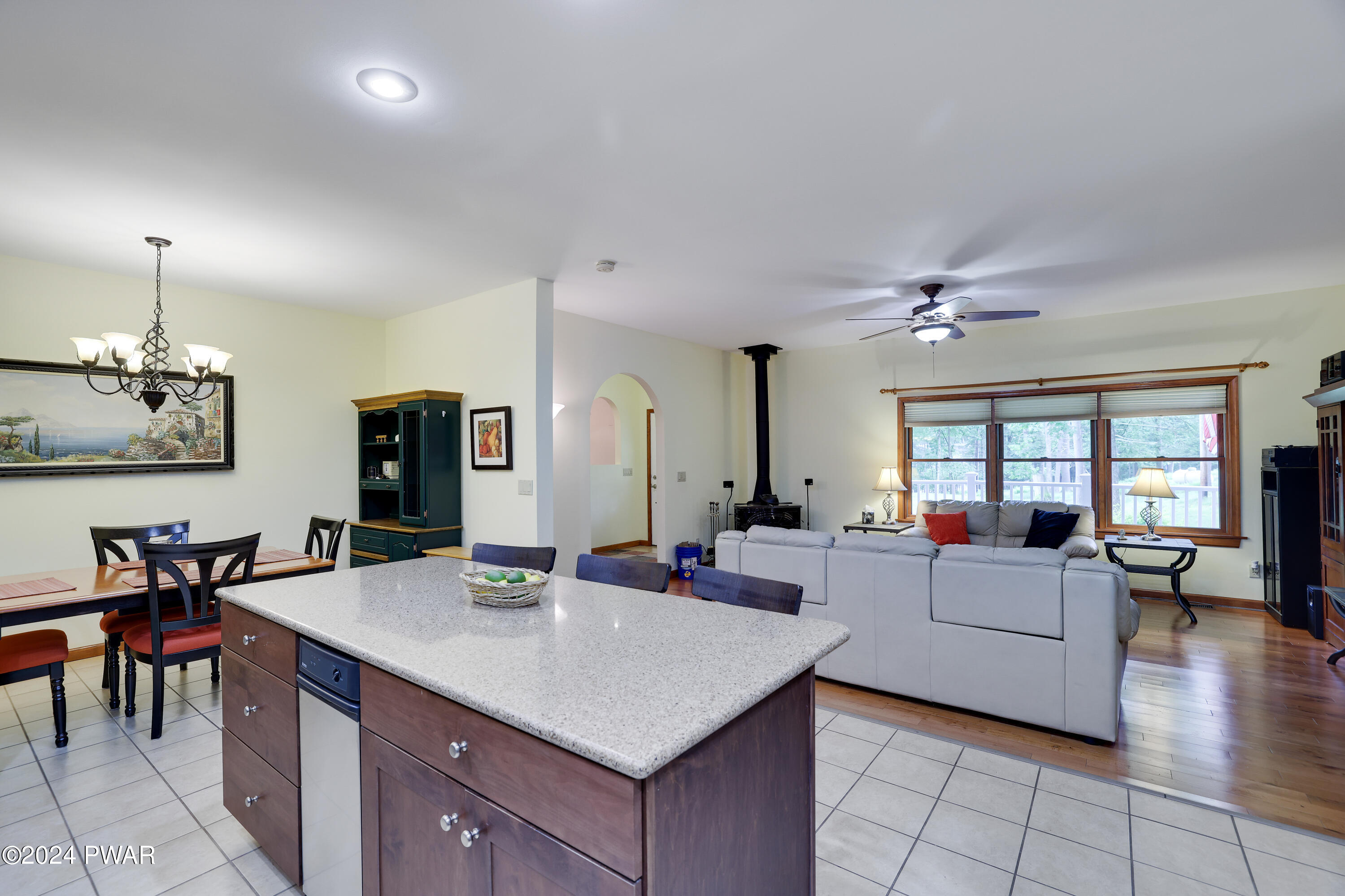 Hawley, Pennsylvania 18428, United States, 3 Bedrooms Bedrooms, ,4 BathroomsBathrooms,Residential,Pending,56465