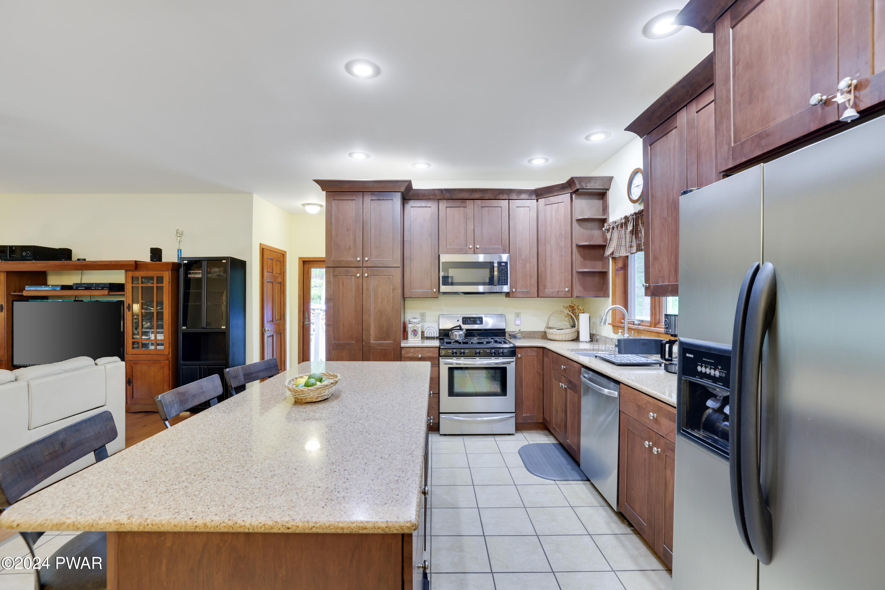 Hawley, Pennsylvania 18428, United States, 3 Bedrooms Bedrooms, ,4 BathroomsBathrooms,Residential,Pending,56465