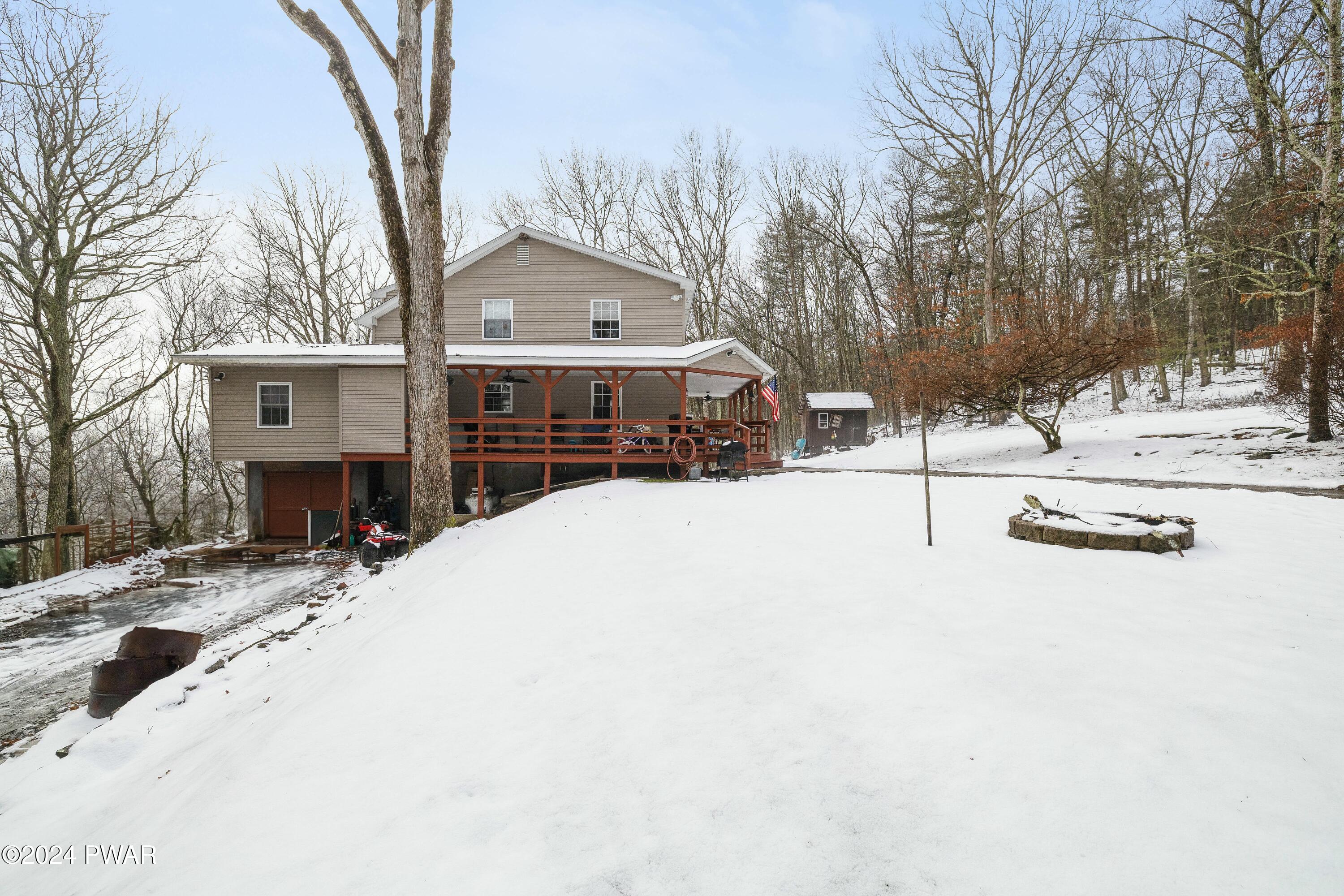 Hawley, Pennsylvania 18428, United States, 4 Bedrooms Bedrooms, ,2 BathroomsBathrooms,Residential,Pending,23922