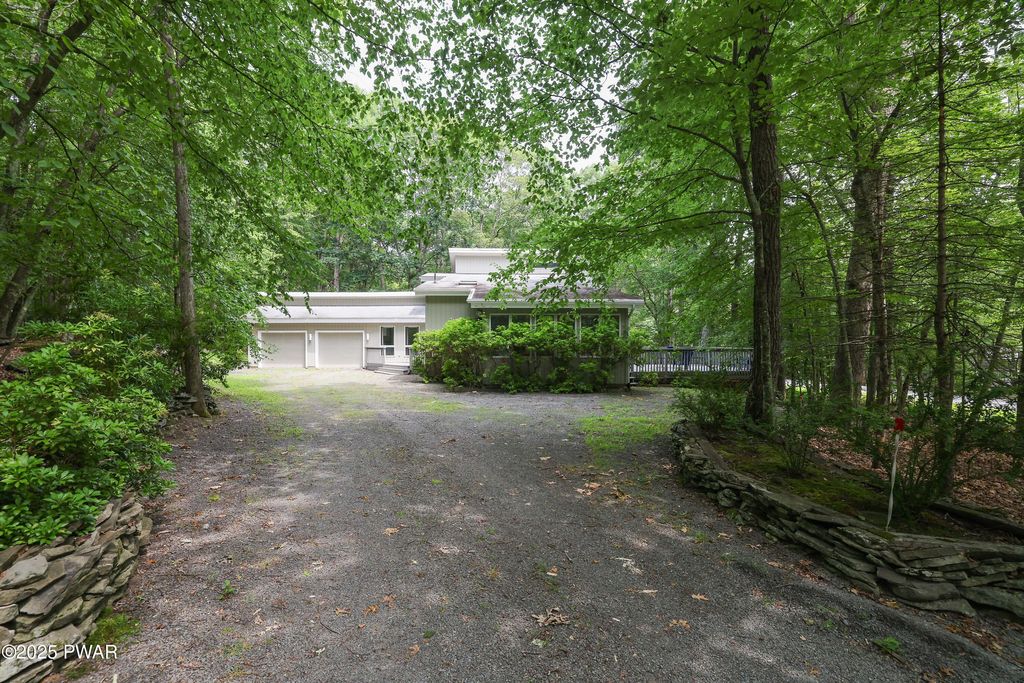 Photo of 108 Heron Bay, Lords Valley, PA 18428 (MLS # PW260970)