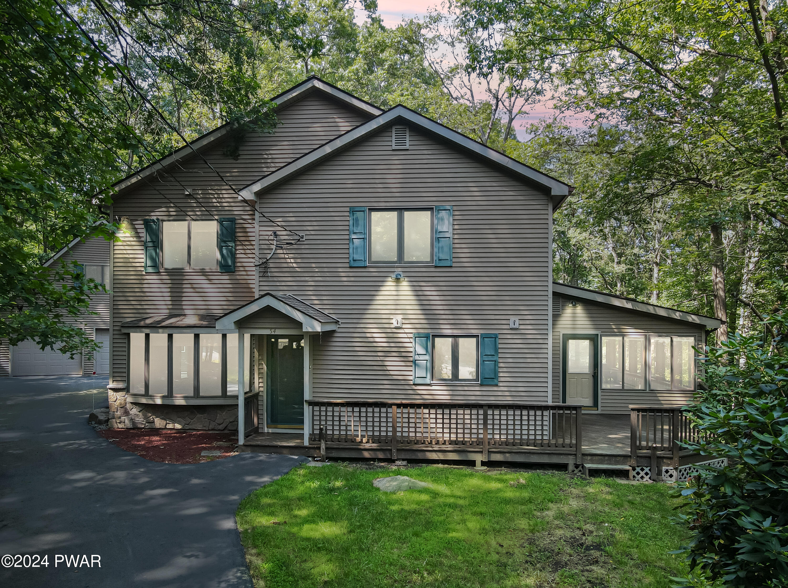 54 Cove Point Circle, Lakeville, Pennsylvania image 3